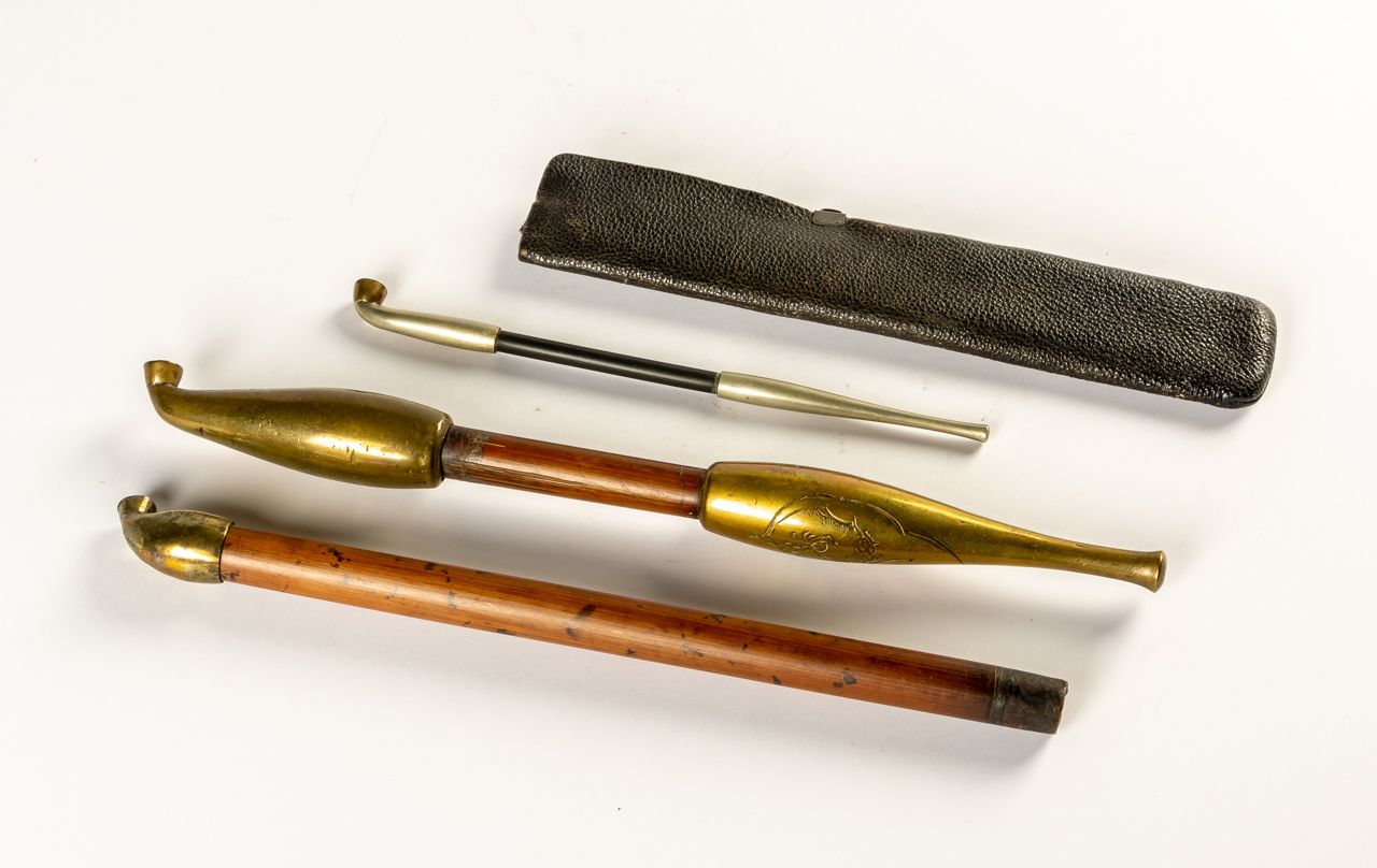 3 Opium-Pfeifen de 19,5 à 30 cm de long



Provenance : Collection René Vittoz (&hellip;
