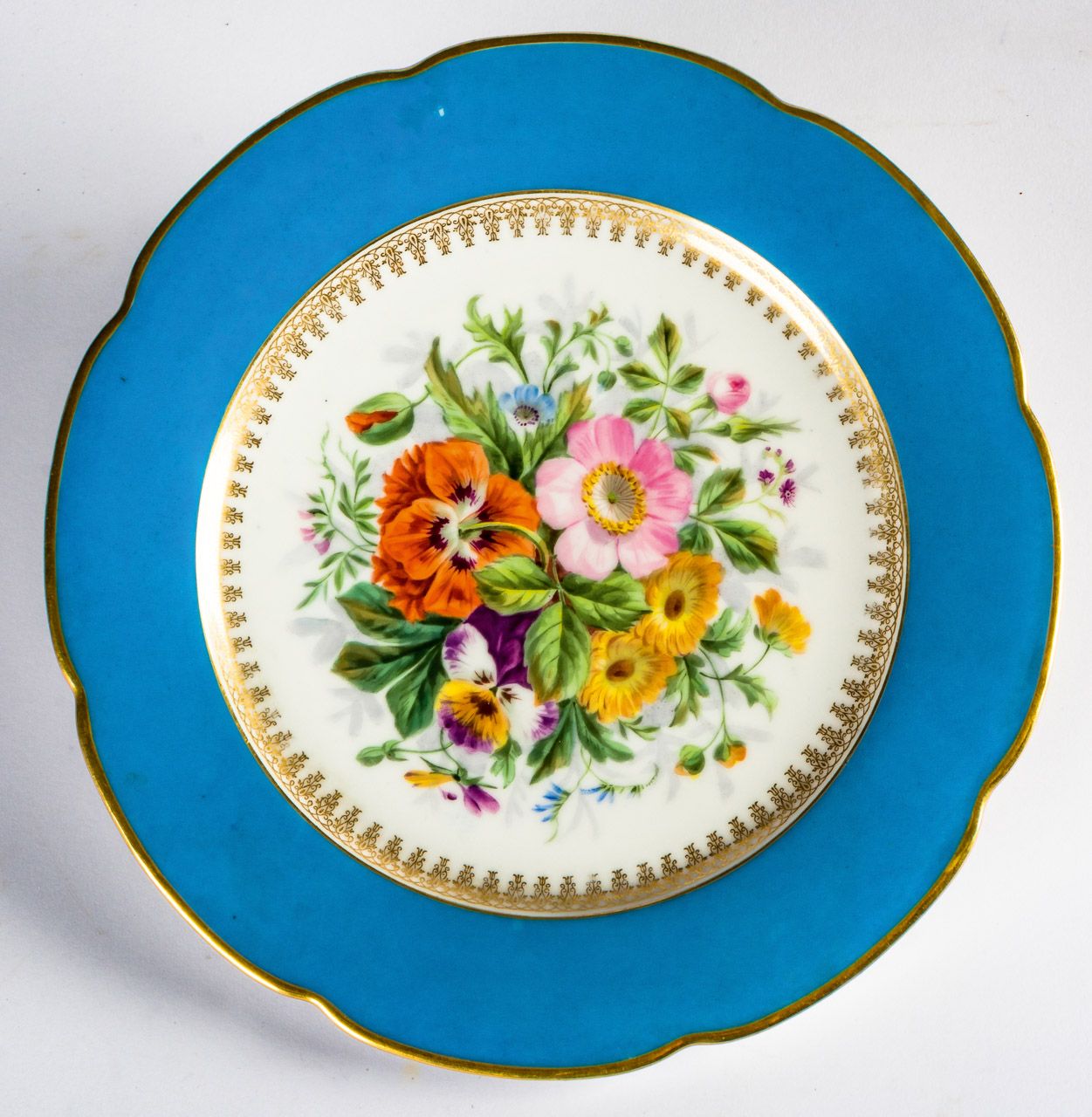 PORZELLAN-TELLER MIT BLUMEN A RUSSIAN PORCELAIN PLATE WITH FLOWERS_x000D_


Korn&hellip;