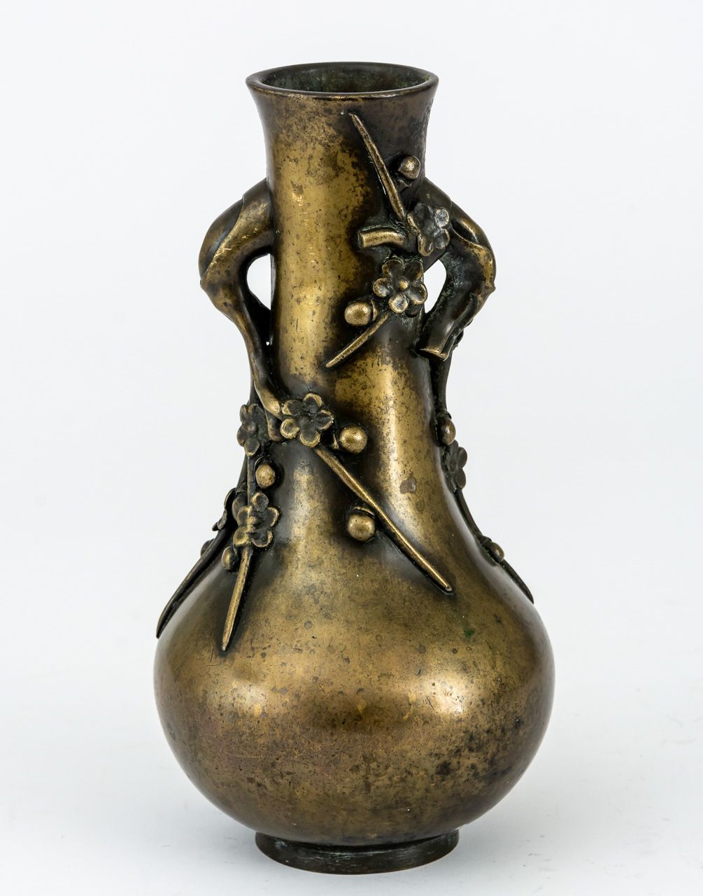 VASE MIT BLUMEN-DEKOR 青铜器，可能在1900年左右

22厘米高