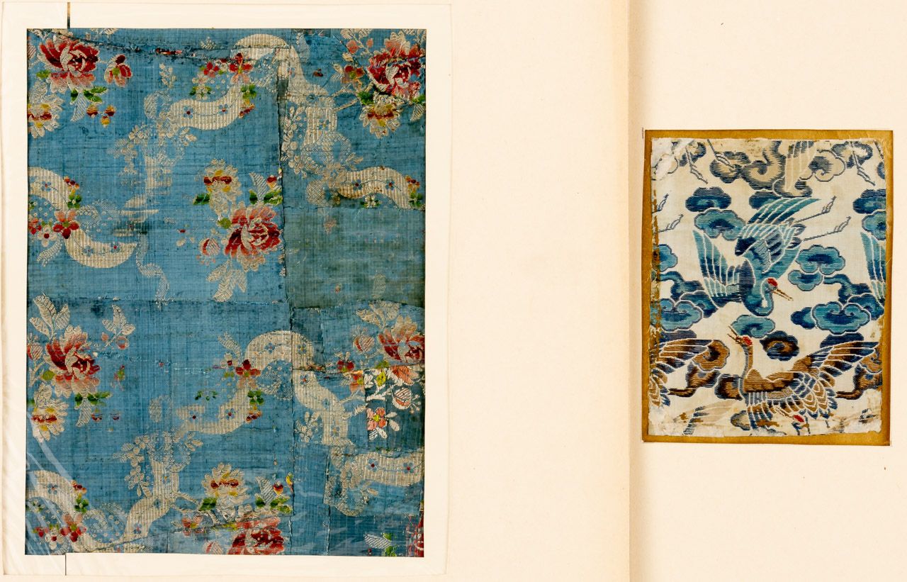 ZWEI TEXTILFRAGMENTE China, siglo XIX o anterior

de 15 x 12 cm a 27 x 20,5 cm