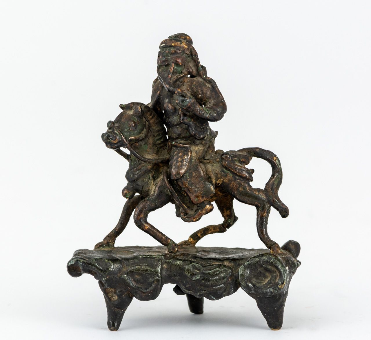 GENERAL GUAN YU AUF PFERD REITEND China, Bronze, Reste von Vergoldung, vor 1800
&hellip;
