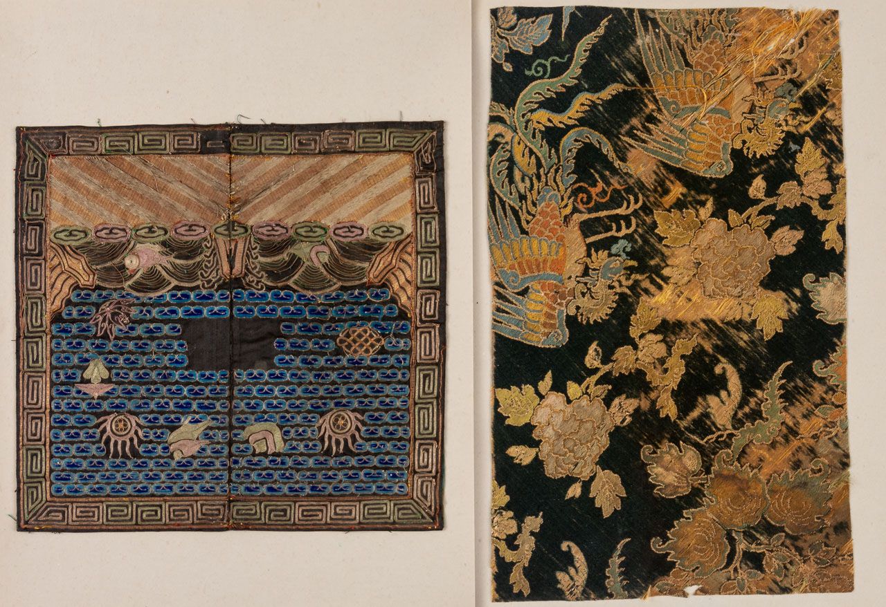 ZWEI TEXTIL FRAGMENTE Cina, XIX secolo o più vecchio

30 x 31 cm, 43 x 26 cm