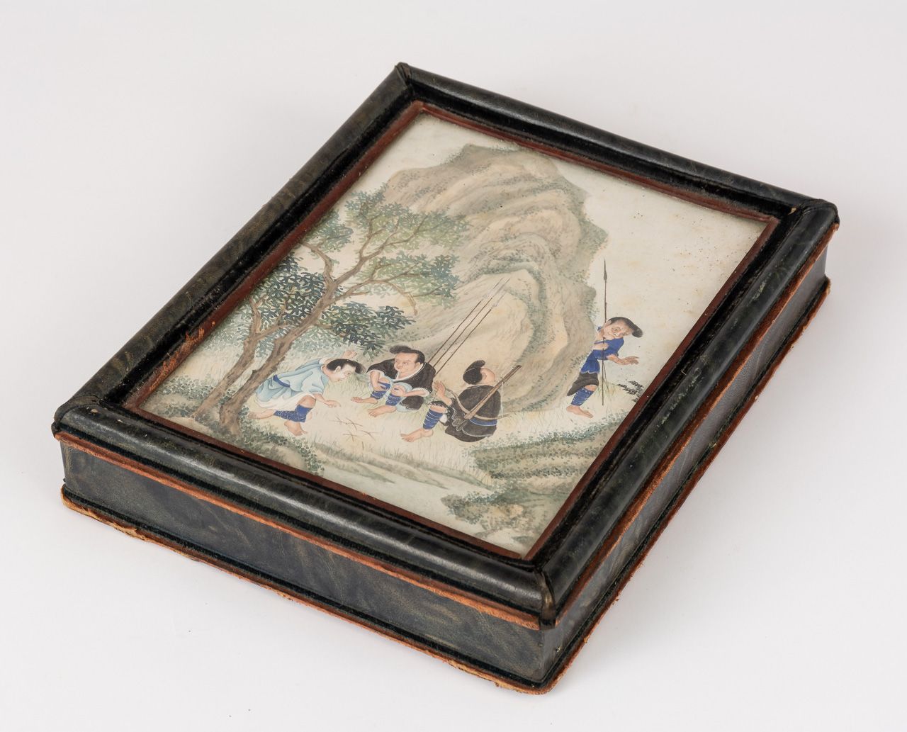 SCHATULLE MIT AQUARELL JAPANISCHE KRIEGER ZEIGEND 日本，纸上水彩，玻璃后面，约1900年

27,5 x 22&hellip;