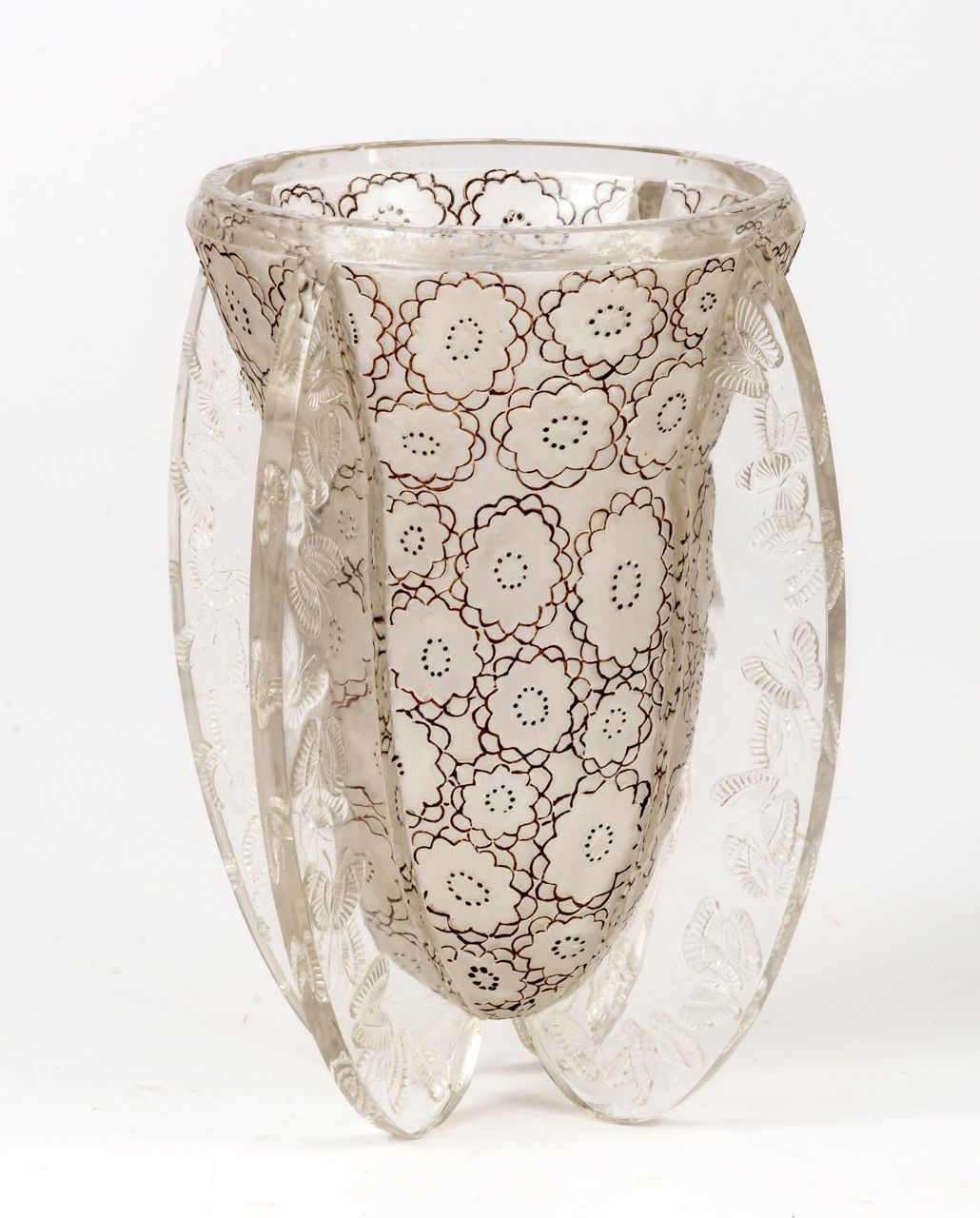 SELTENE PAPILLONS VASE VON LALIQUE 玻璃，刻有 "LALIQUE FRANCE"。

高：22.5厘米