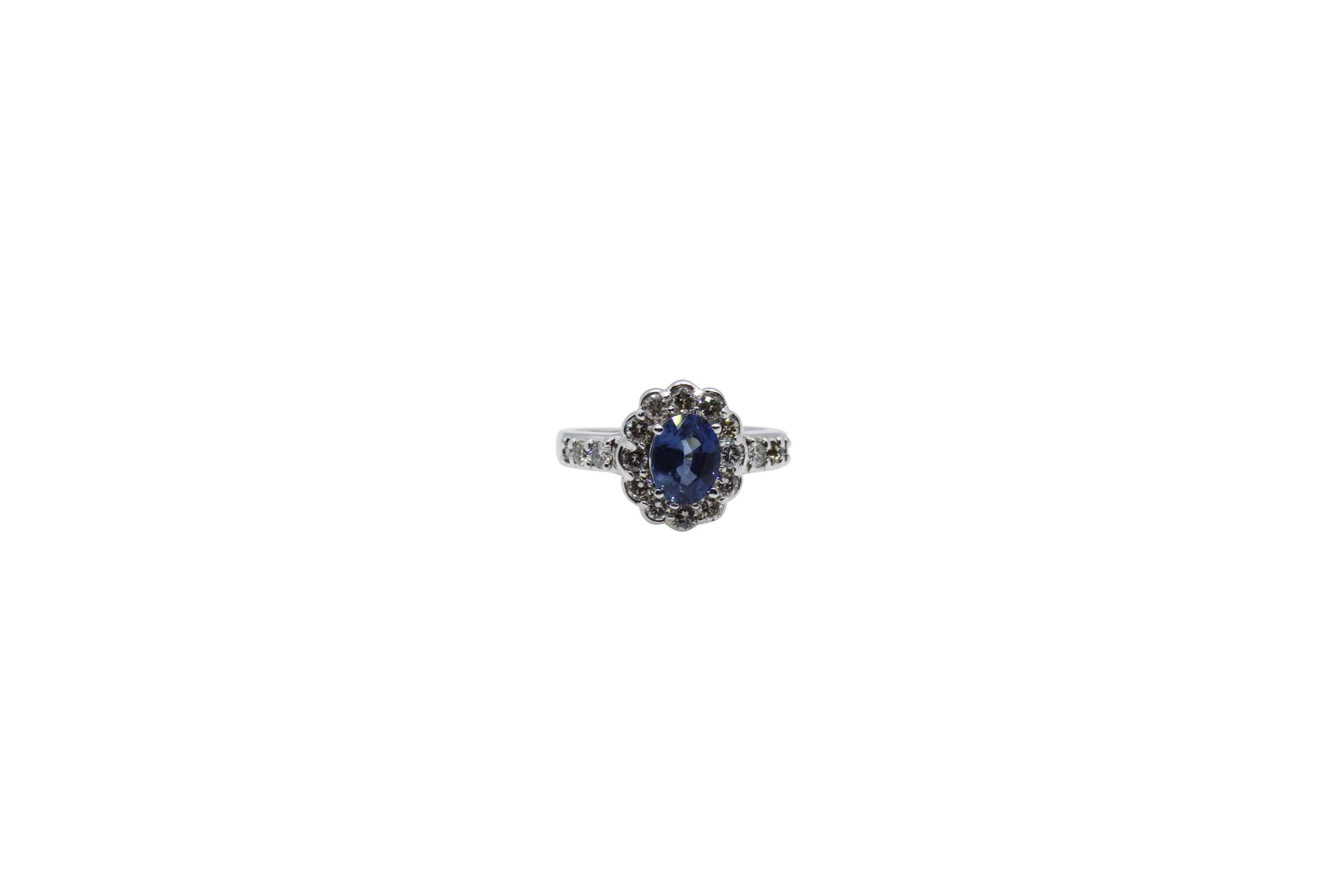 14k gold ring with 1,6ct sapphire and 0.75ct diamonds Bague en or 14k avec saphi&hellip;