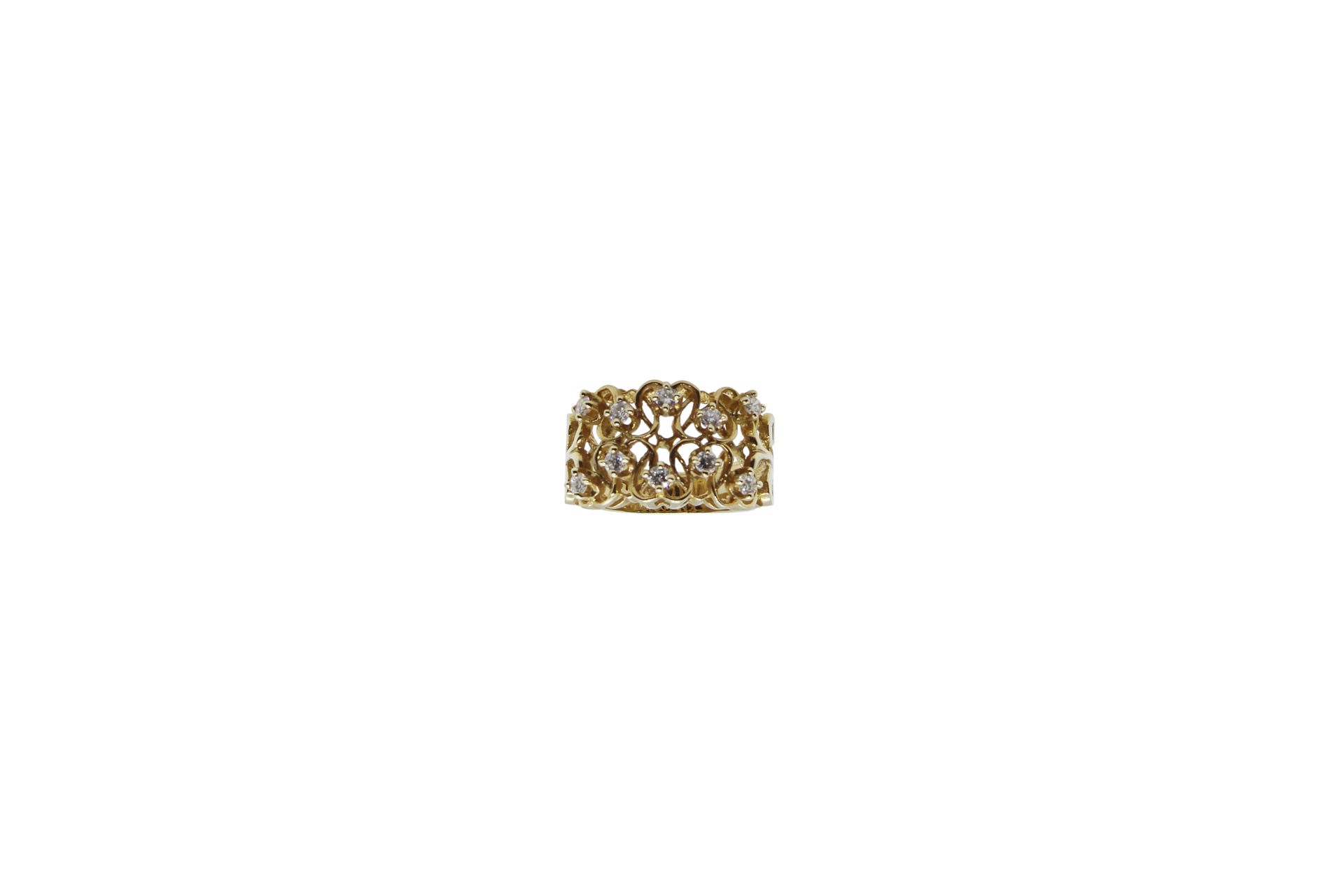 14k gold ring with diamonds 14k金戒指，镶有钻石，约0.25ct。毛重约5克，尺寸：53