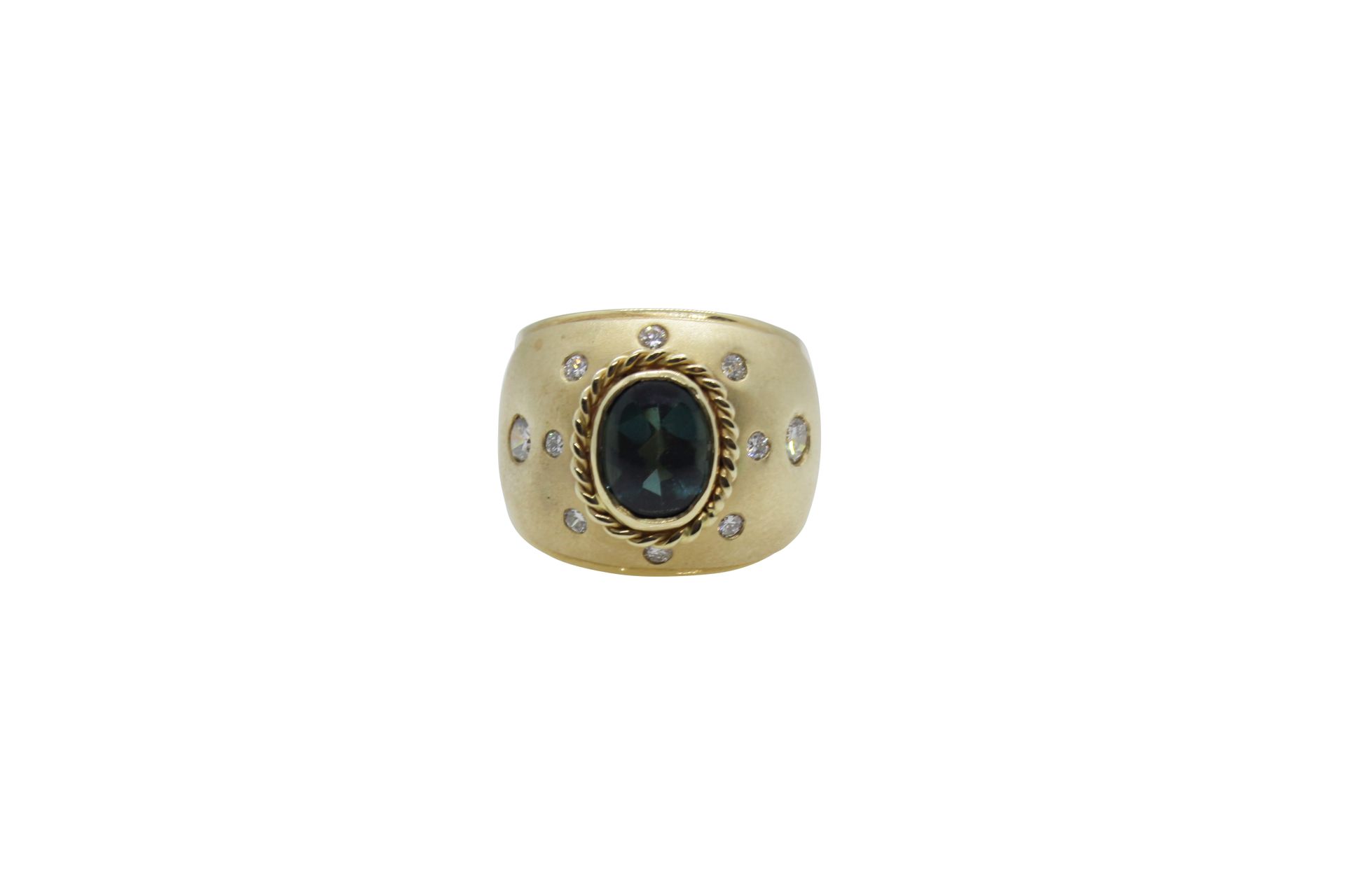 14k gold ring with green tourmaline and diamonds 14K金戒指，镶嵌绿色碧玺和钻石。毛重约：14克 尺寸：55