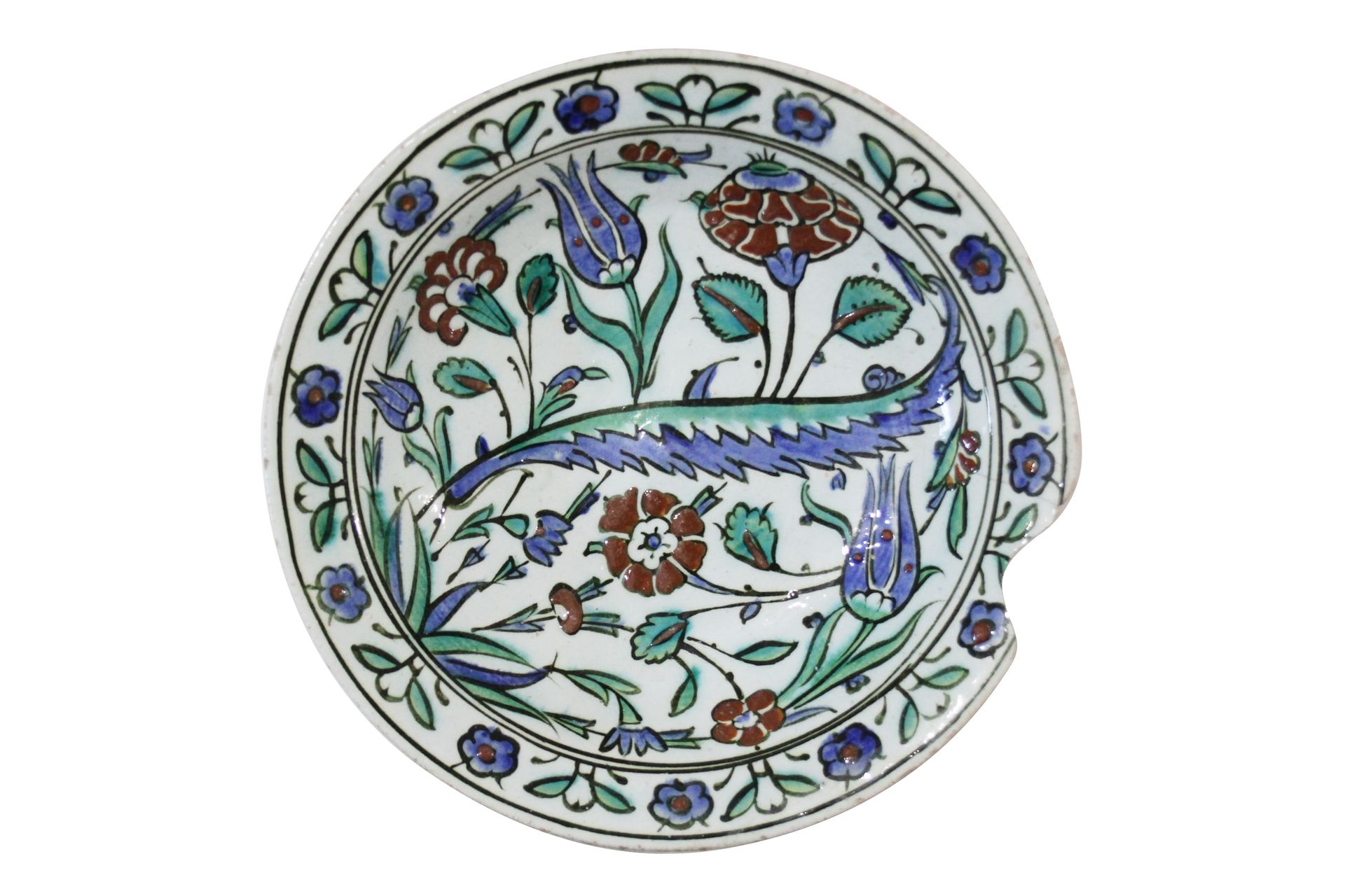 A circa 1750 Iznik bowl 一个大约1750年的Iznik碗，用釉下钴蓝、绿色和锰色绘画。土耳其人。高6.5厘米，直径30厘米。如照片所示，&hellip;