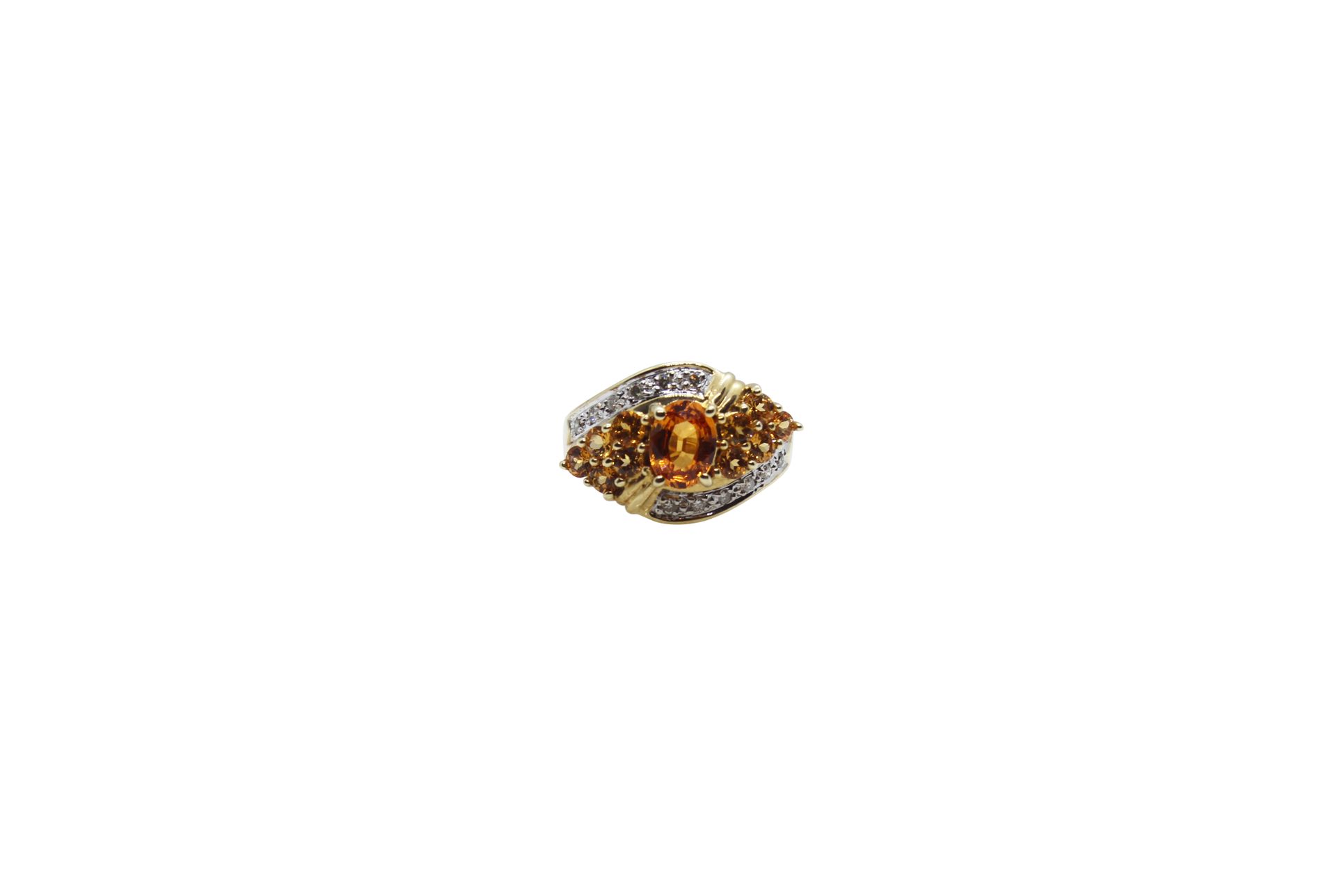 14k gold ring with citrine and diamonds 14K金戒指，镶嵌黄水晶和钻石。毛重约7.5克，尺寸：54