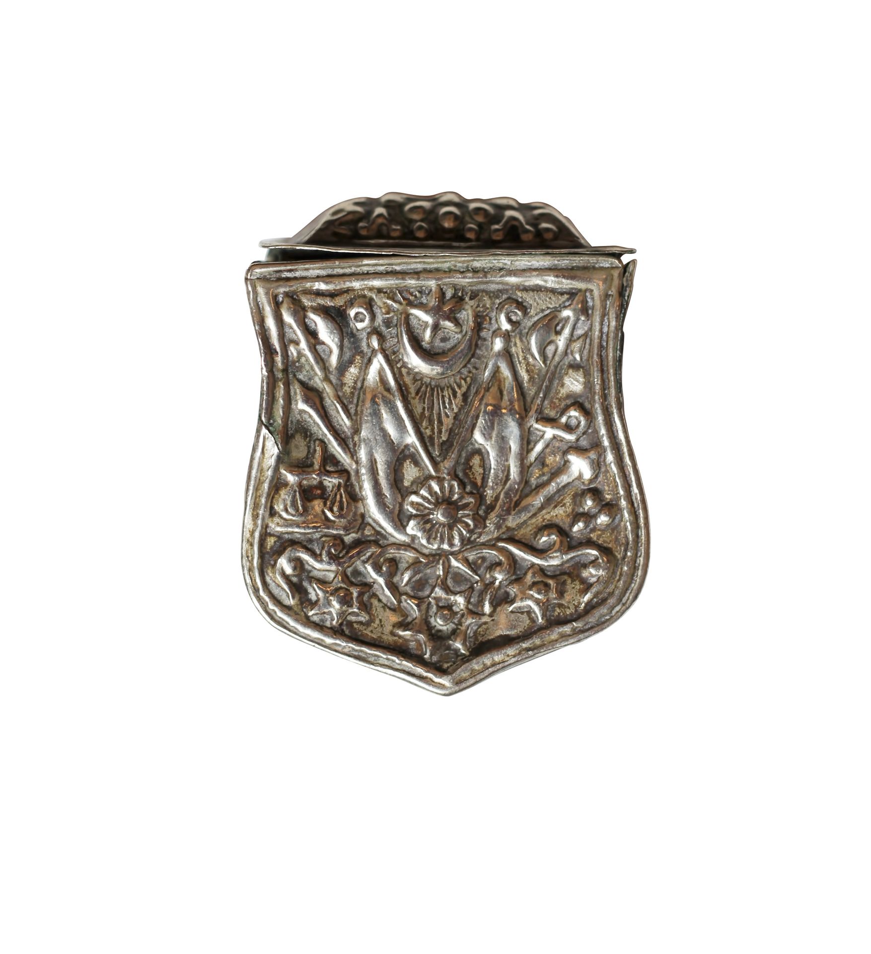 ? 19th century Ottoman white metal cartridge Α 19世纪奥斯曼帝国的白色金属盒（medoulari），背面有青铜浮&hellip;