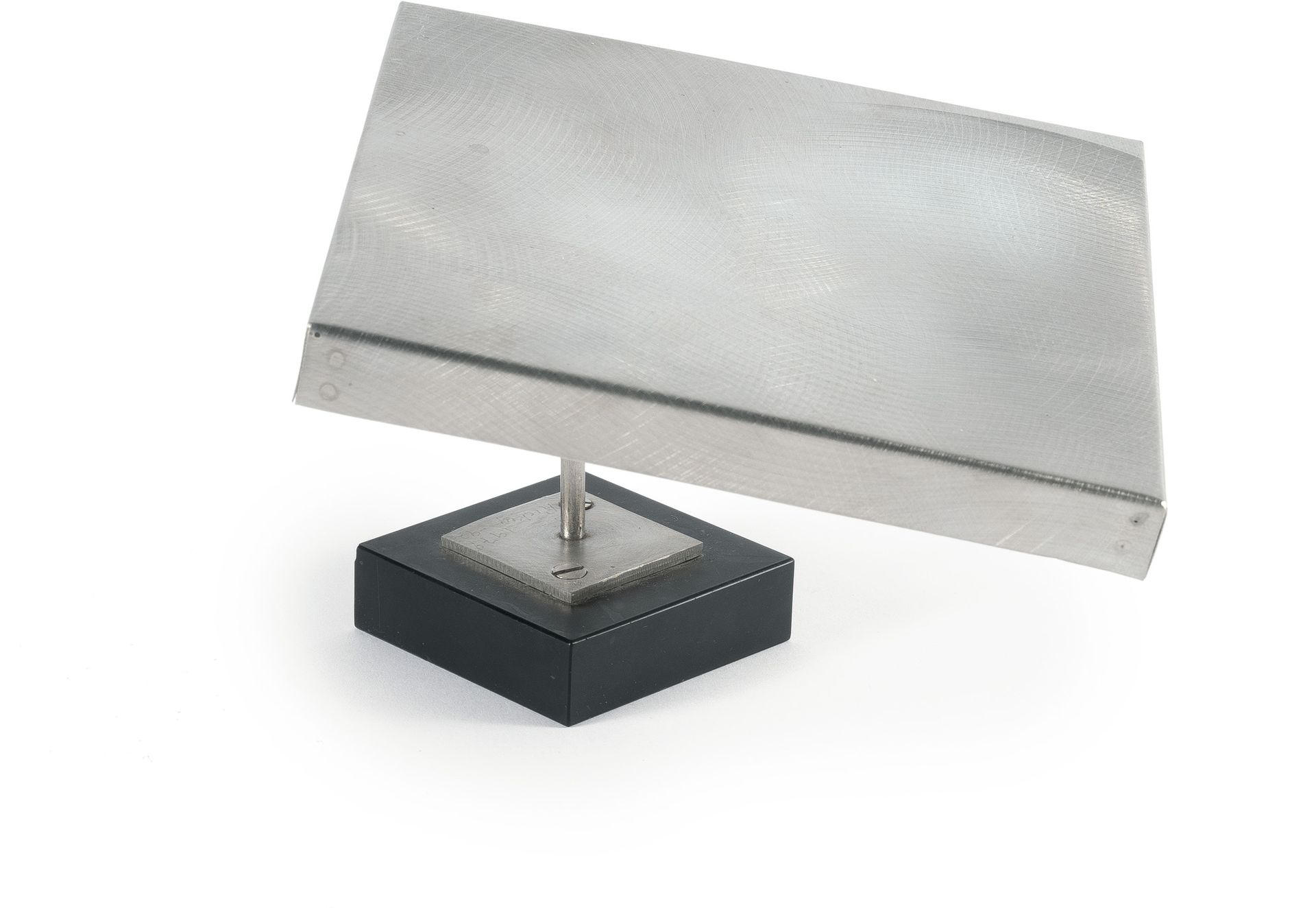 George Rickey George Rickey, One plate horizontal diagonal II.

Stainless steel.&hellip;