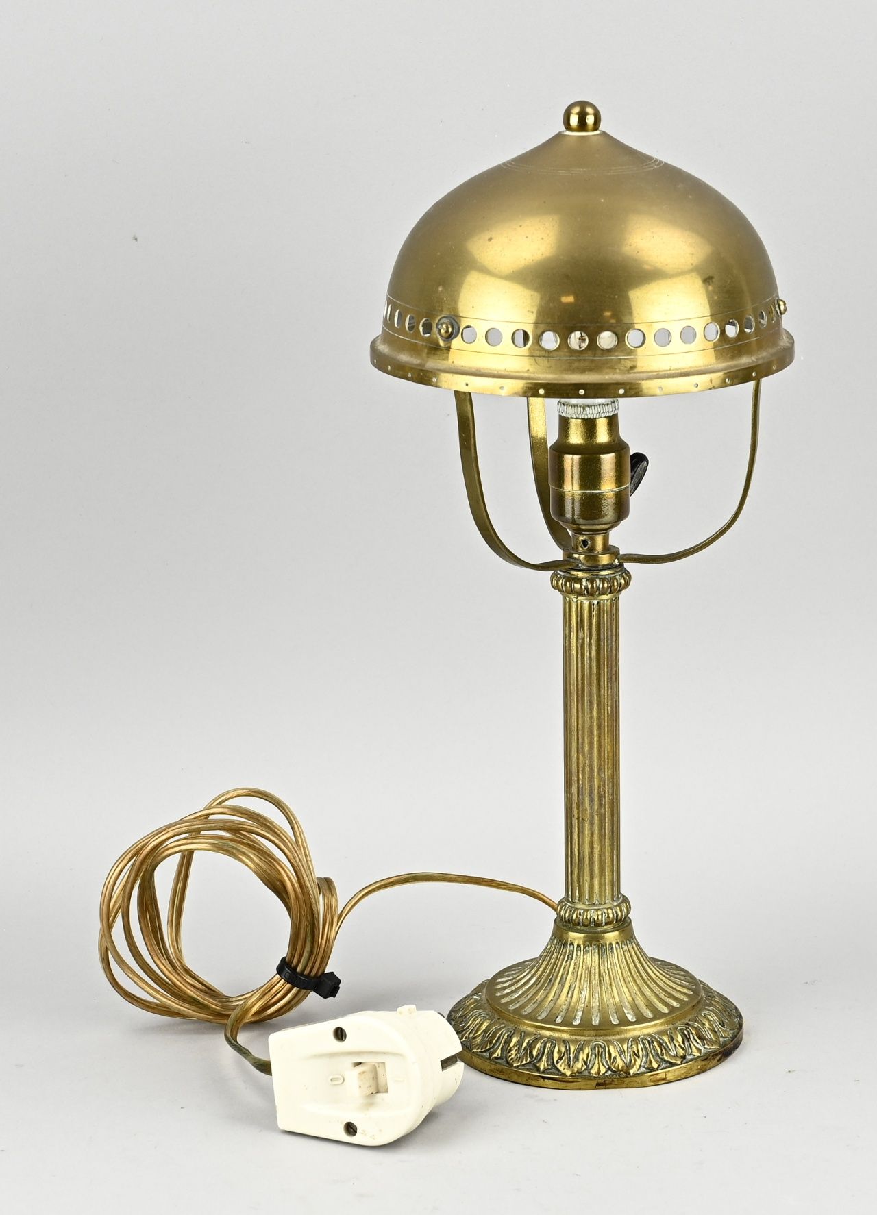 Null Lampe de table ancienne en laiton dans le style d'Eisenloeffel + JC Stoffel&hellip;