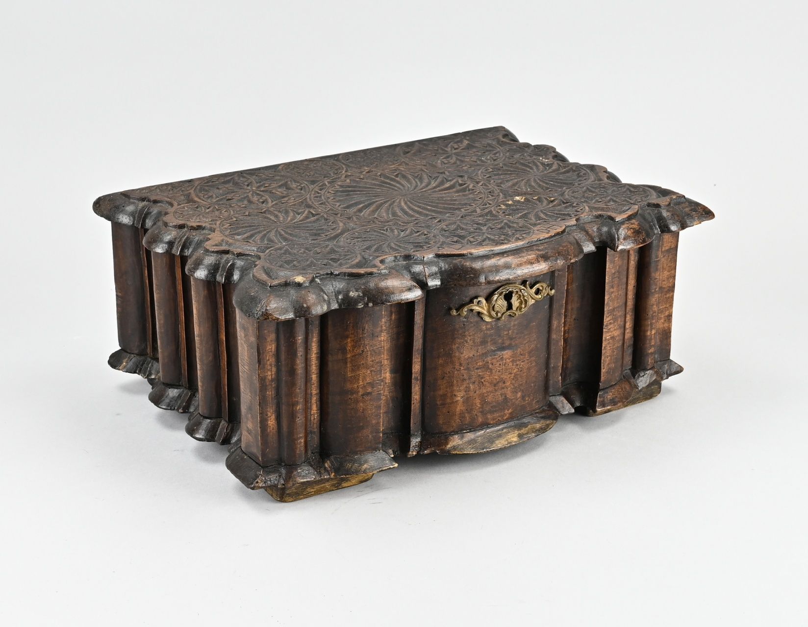 Null Rare boîte hollandaise du 18e siècle à couvercle incurvé en forme d'orgue e&hellip;