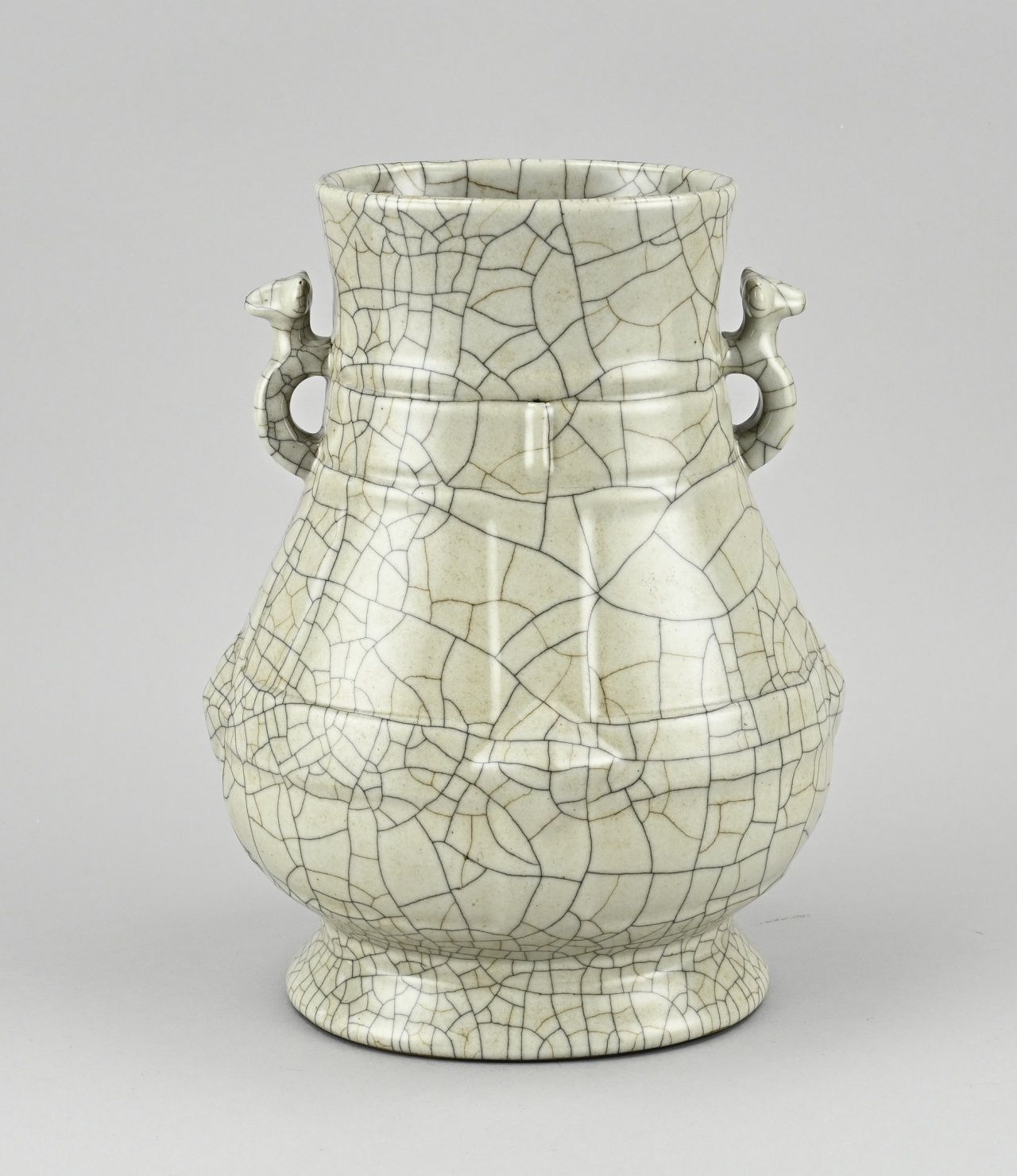 Null Vase à anses en porcelaine céladon de Chine, glaçure craquelée grise et mar&hellip;