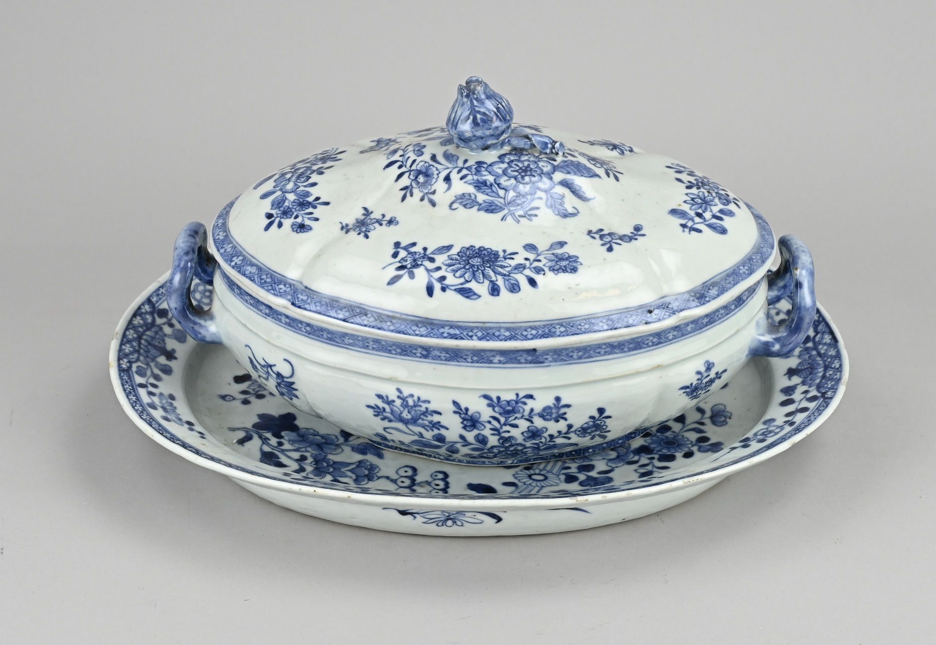 Null Terrine et plat inférieur en porcelaine chinoise cheng lung du 18e siècle. &hellip;
