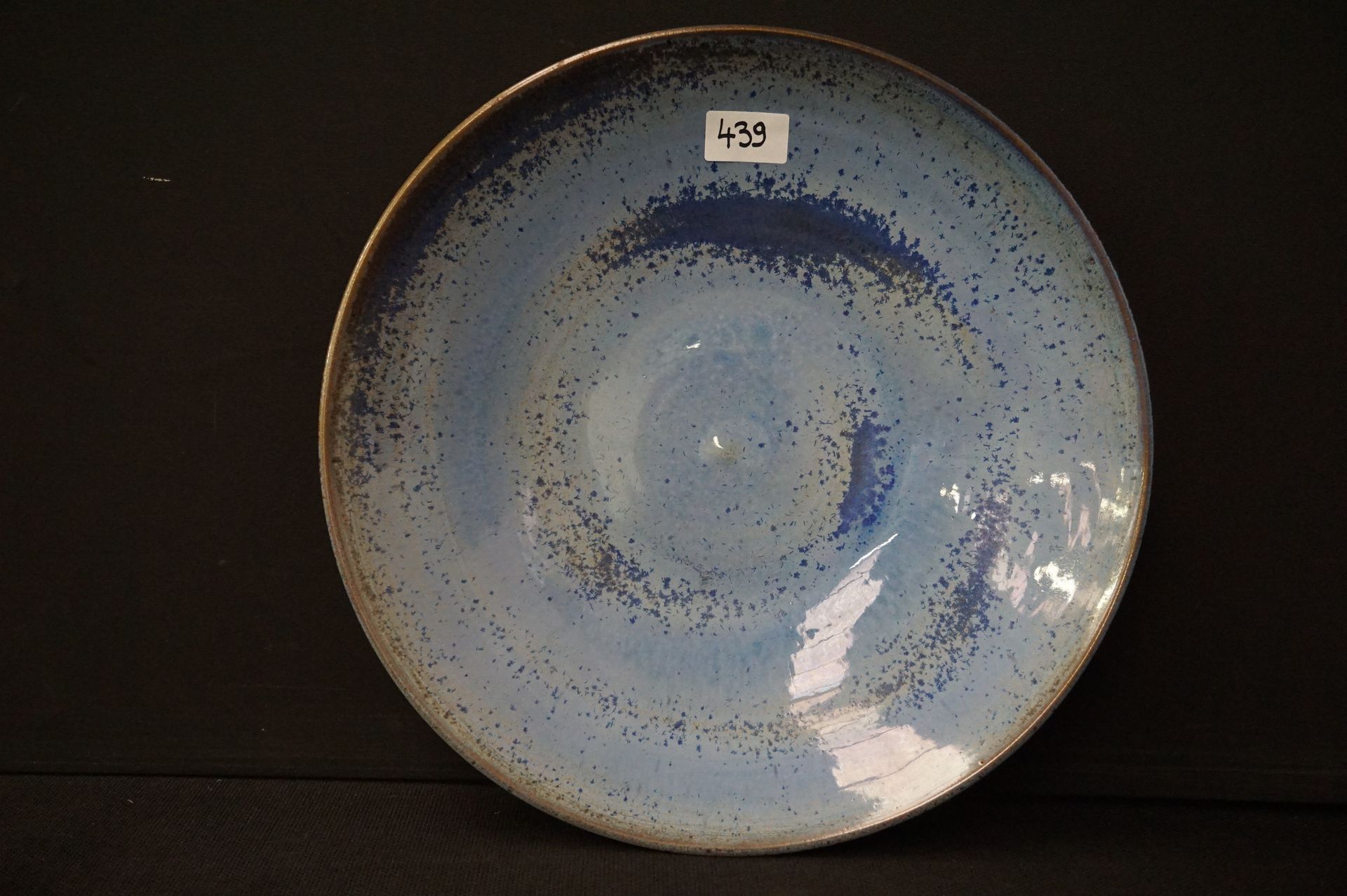 ANTONIO LAMPECCO (1932 - 2019) Bol en céramique avec glaçure cristalline bleue -&hellip;