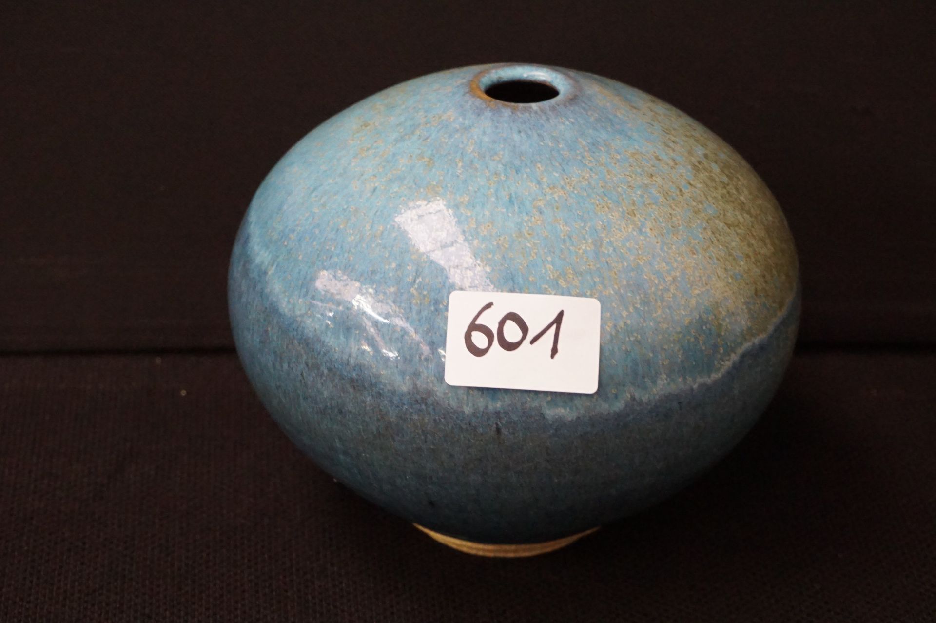 Null 釉面陶瓷圆形花瓶 - 底部有签名 - 出处：ST.REMY PROVENCE - 高: 13 cm