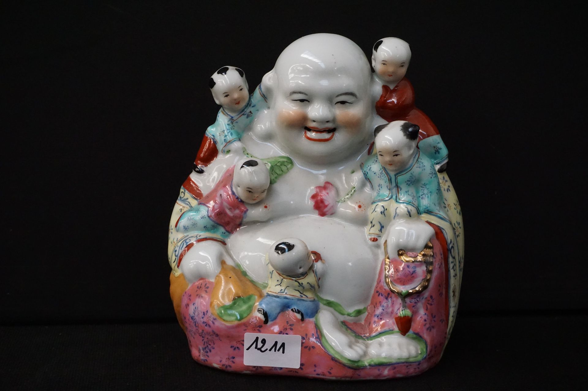 Null Escultura de porcelana china - "Bouddha con niños" - H: 25 cm