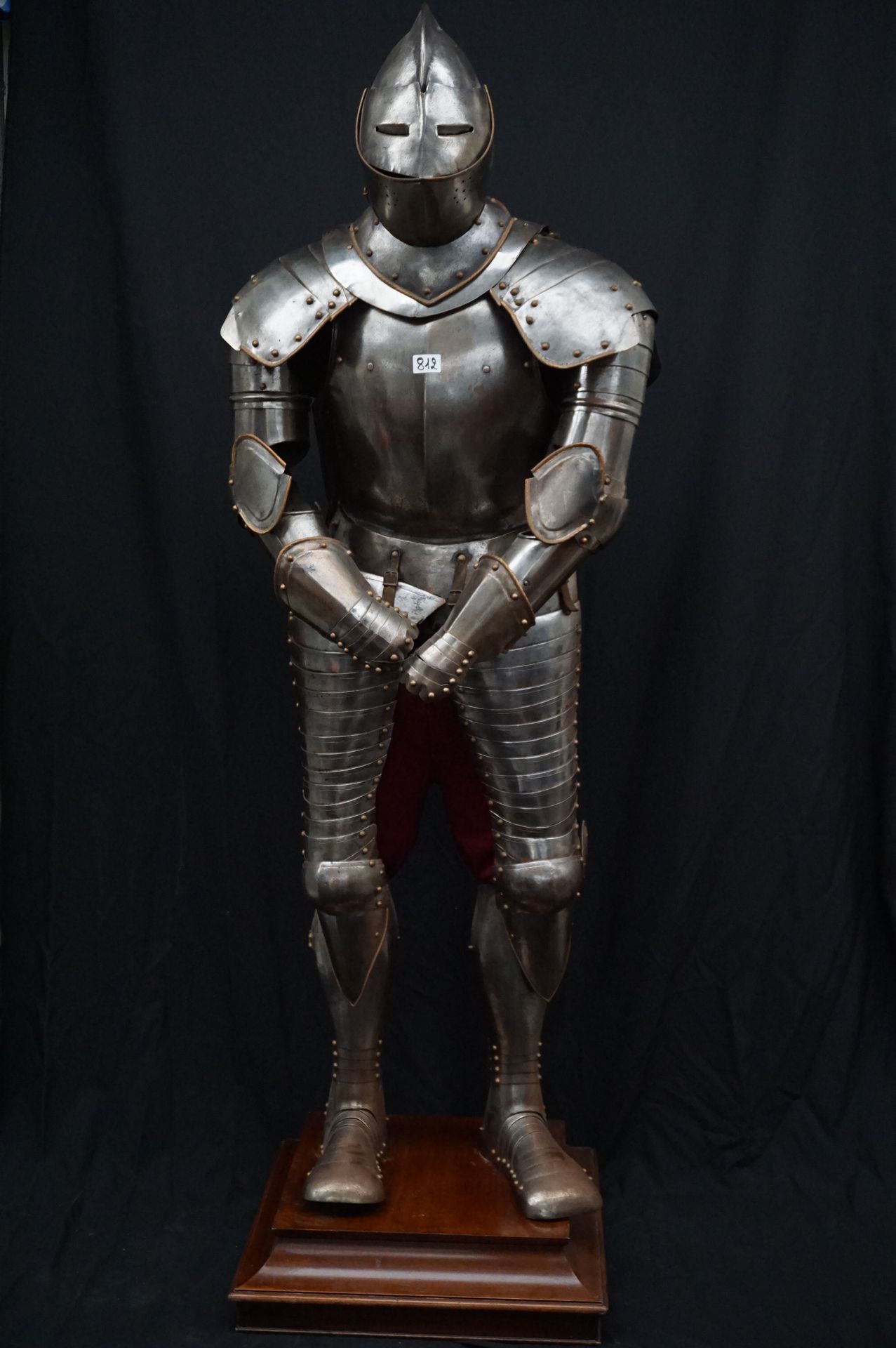 Null Replik einer mittelalterlichen Rüstung - Aus Metall - H: 190 cm