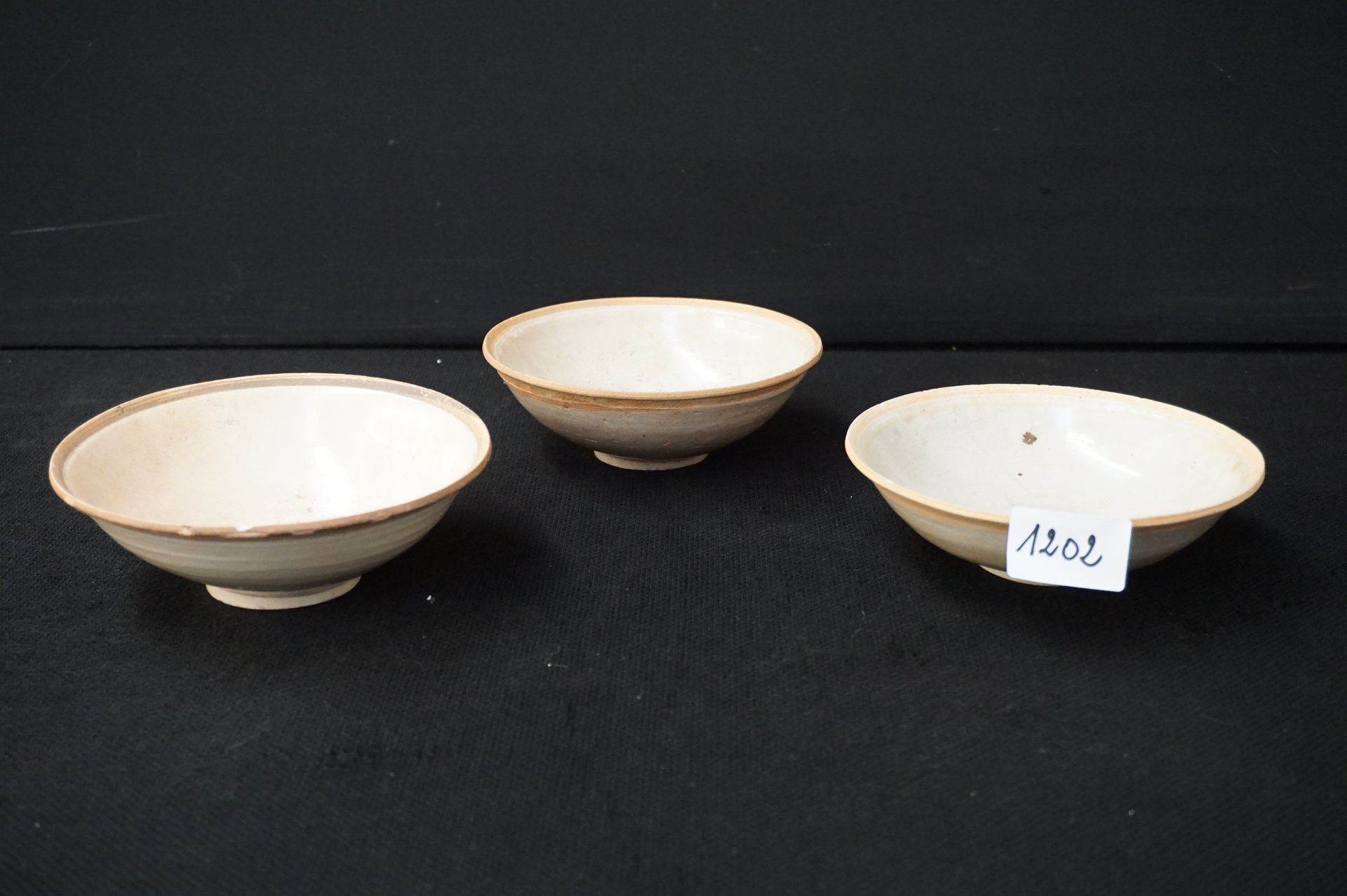 Null 3个中国古代釉面陶器碗-直径：16厘米