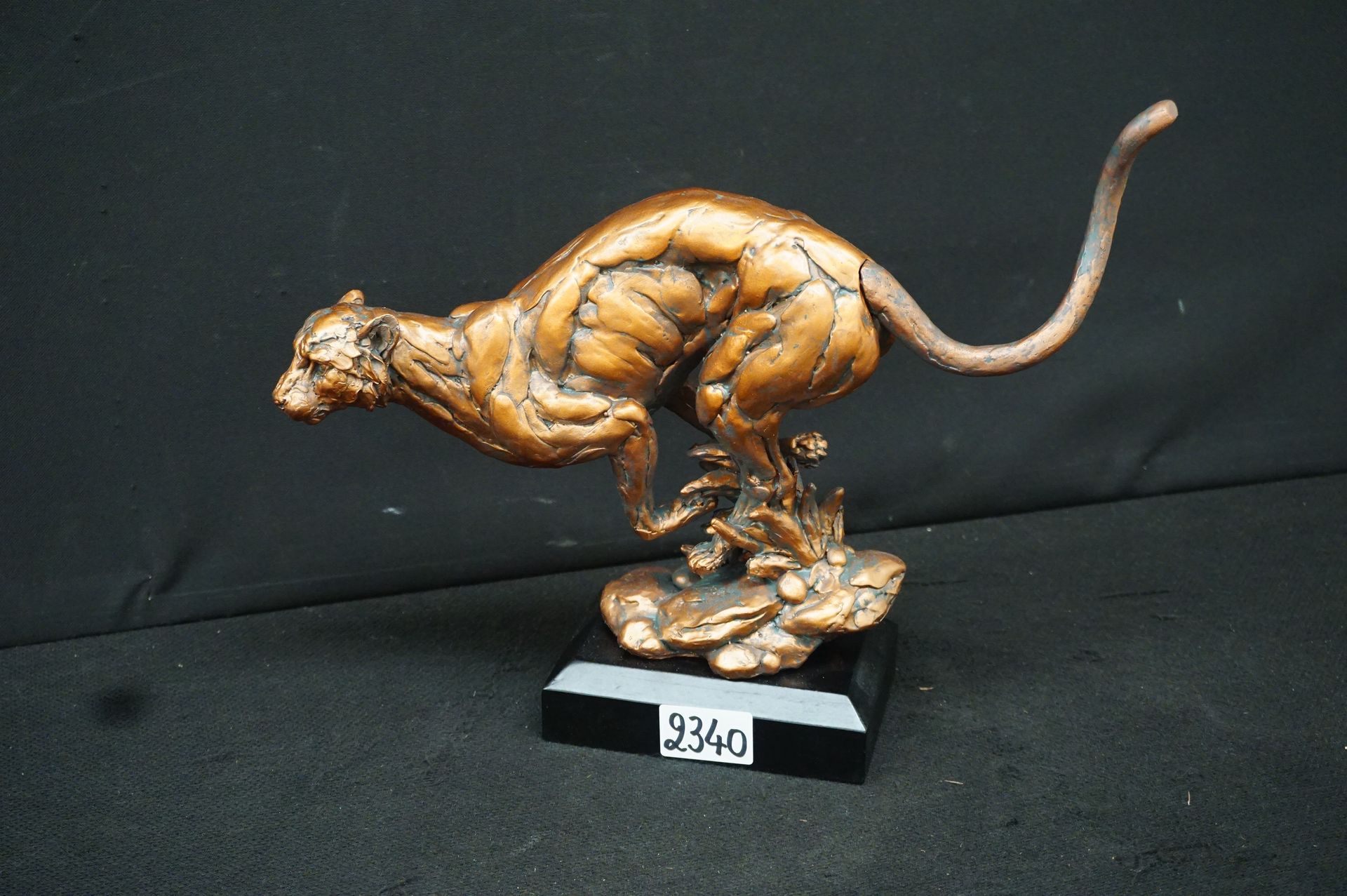 Null Moderne Skulptur in Harz - "Panther" - H: 28 cm