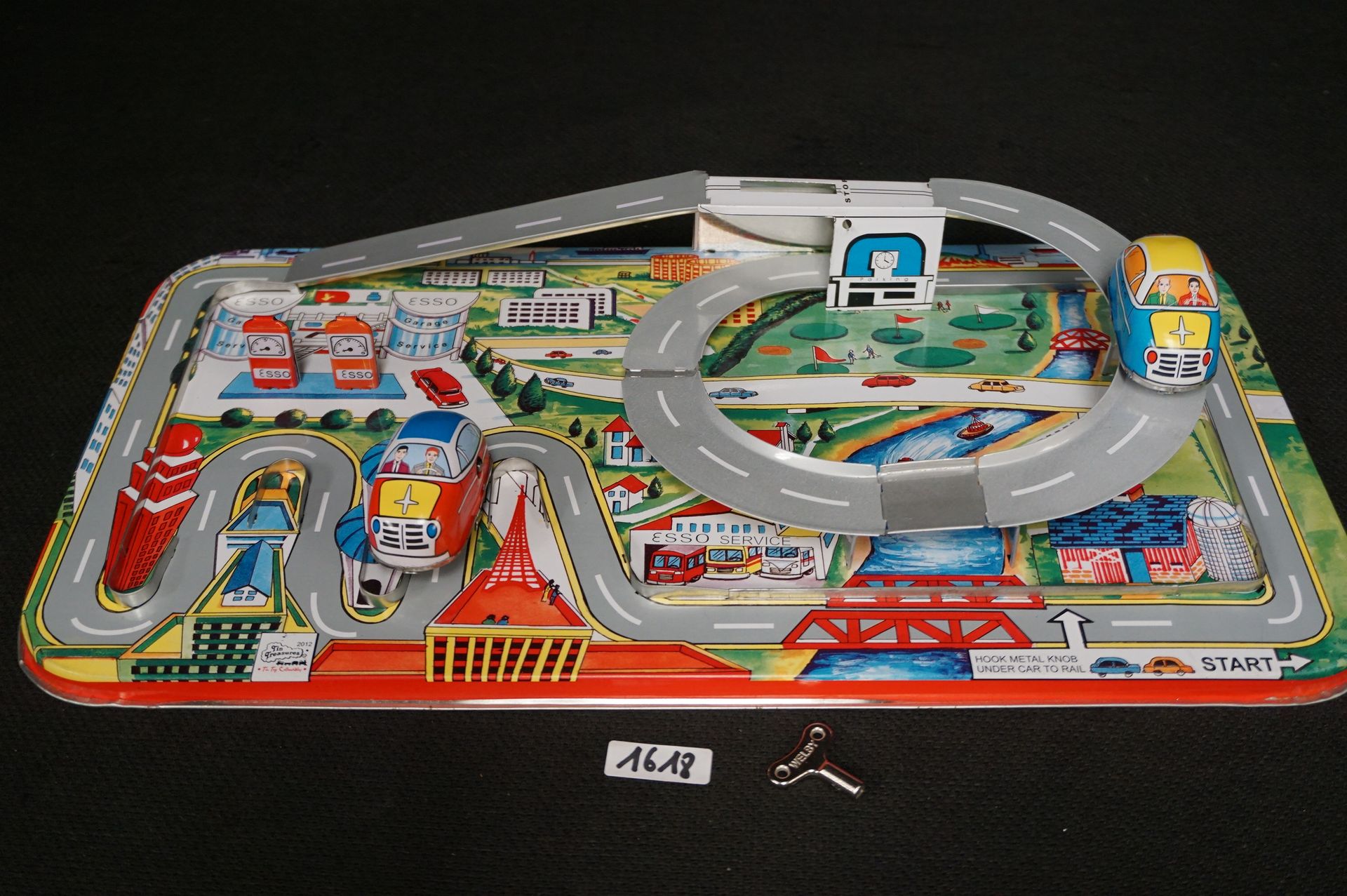 Null 
Grand Prix Motor racing circuit tinplate mechanics - winding key - Mechani&hellip;