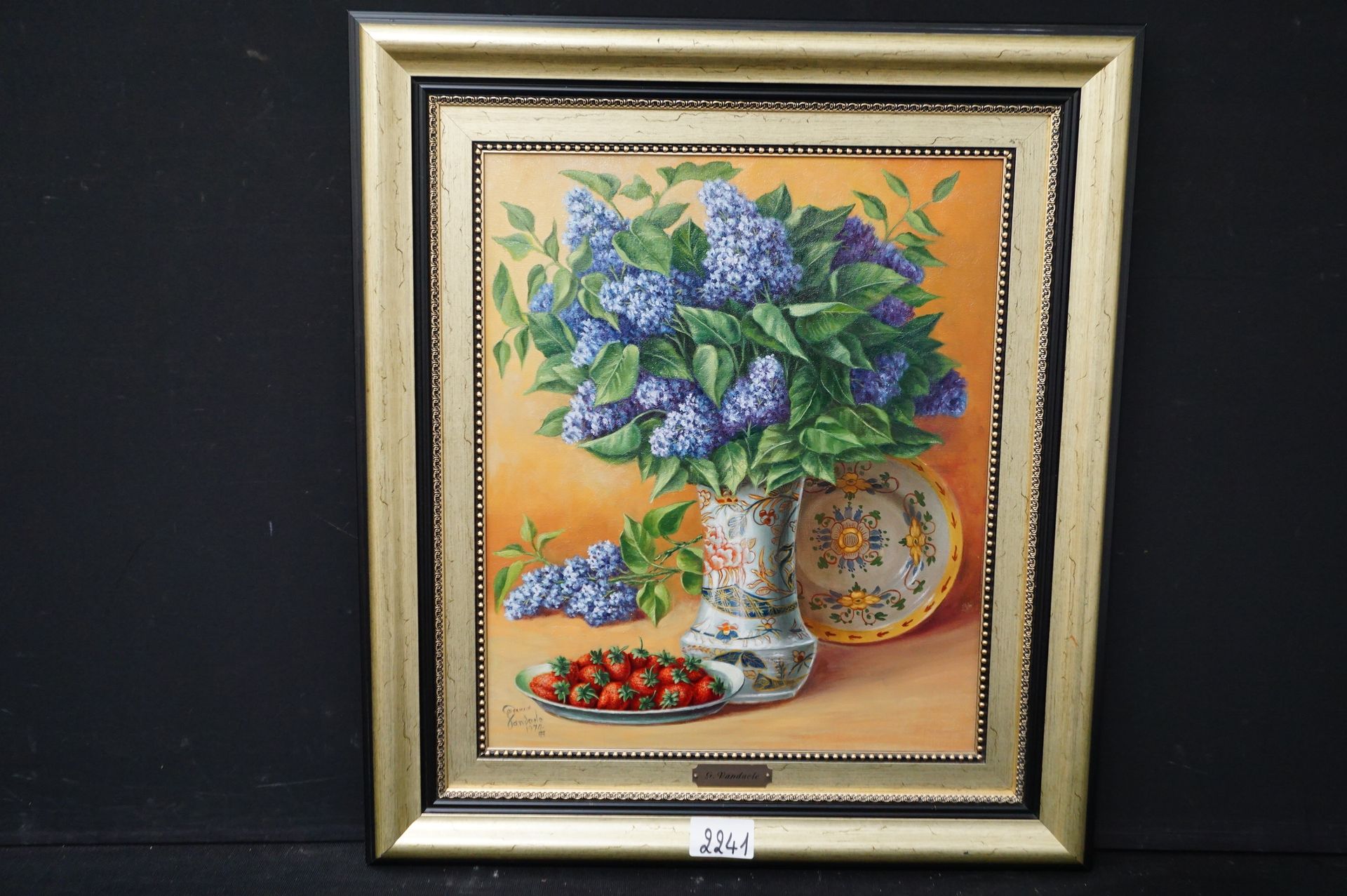 GERMAIN VANDAELE "有花和草莓的静物" - 布面油画 - 签名和日期1974年 - 60 x 50 cm