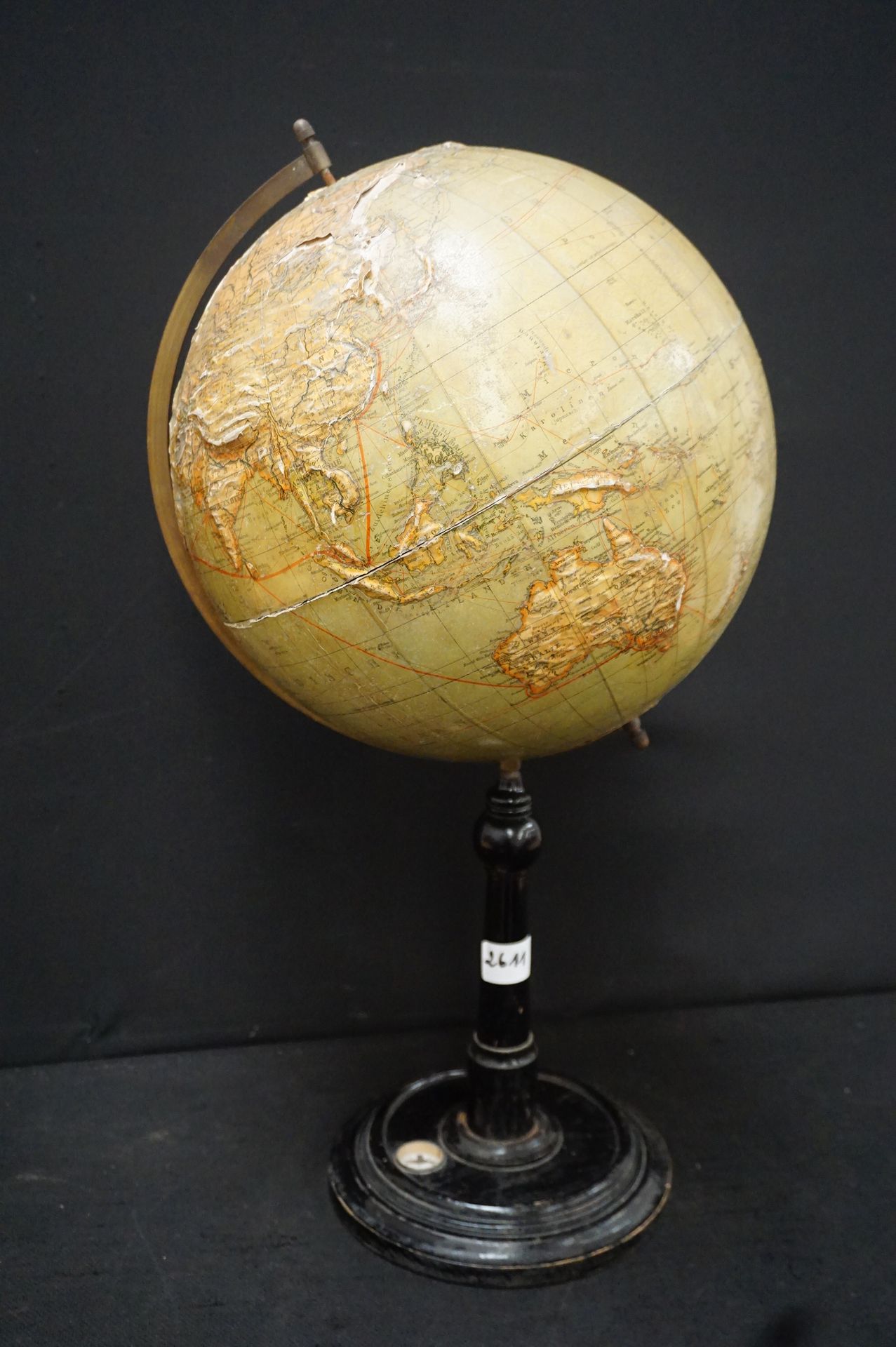 Null Old globe on stand - H: 64 cm