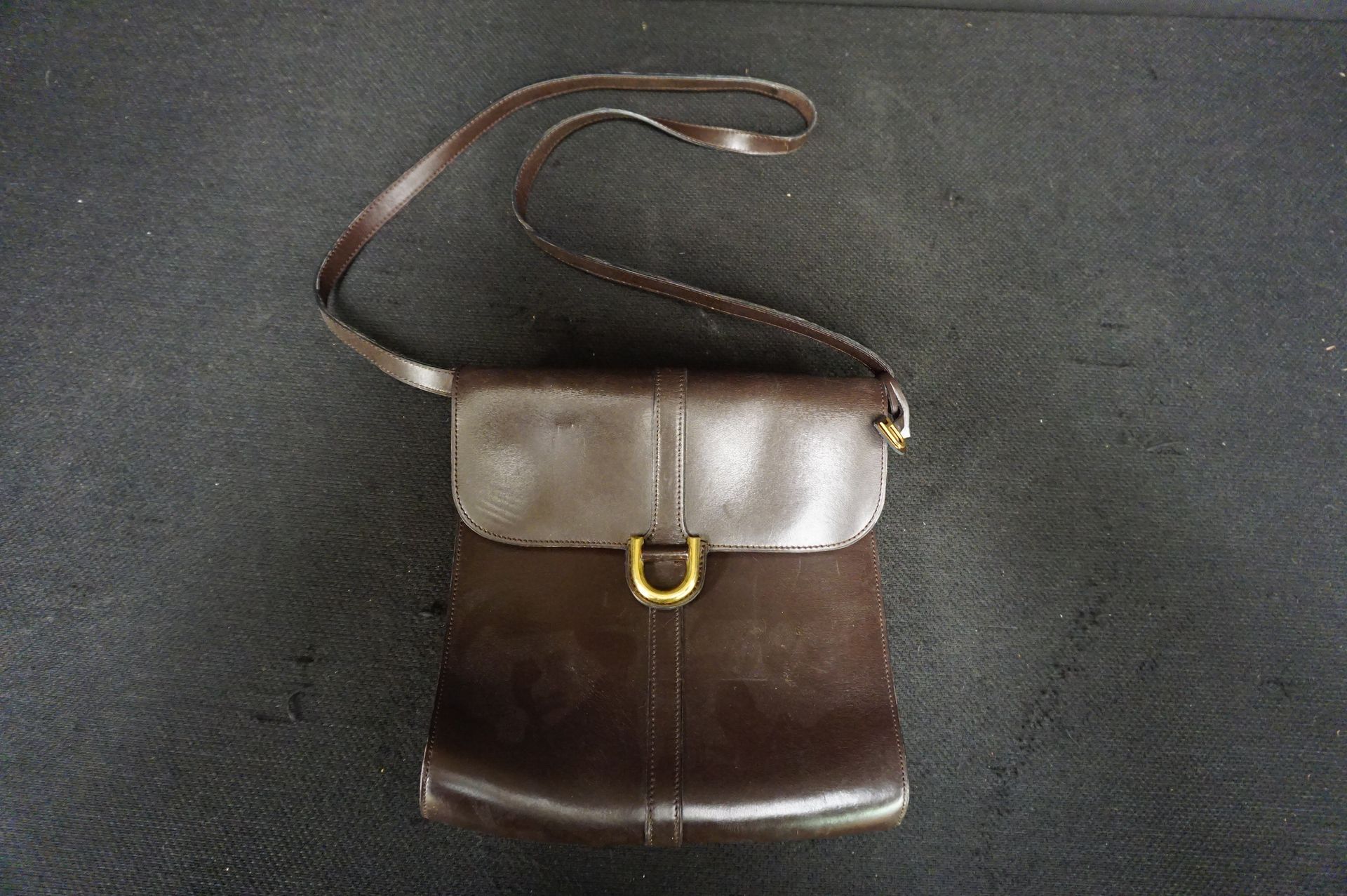 DELVAUX Borsa a tracolla vintage in pelle marrone scuro