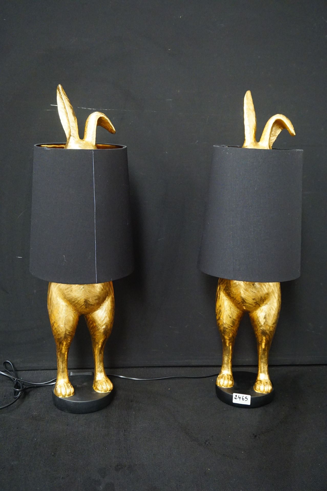 2 Lampadaires - en forme de lapin doré et son abat-jour noir - H : 72 cm