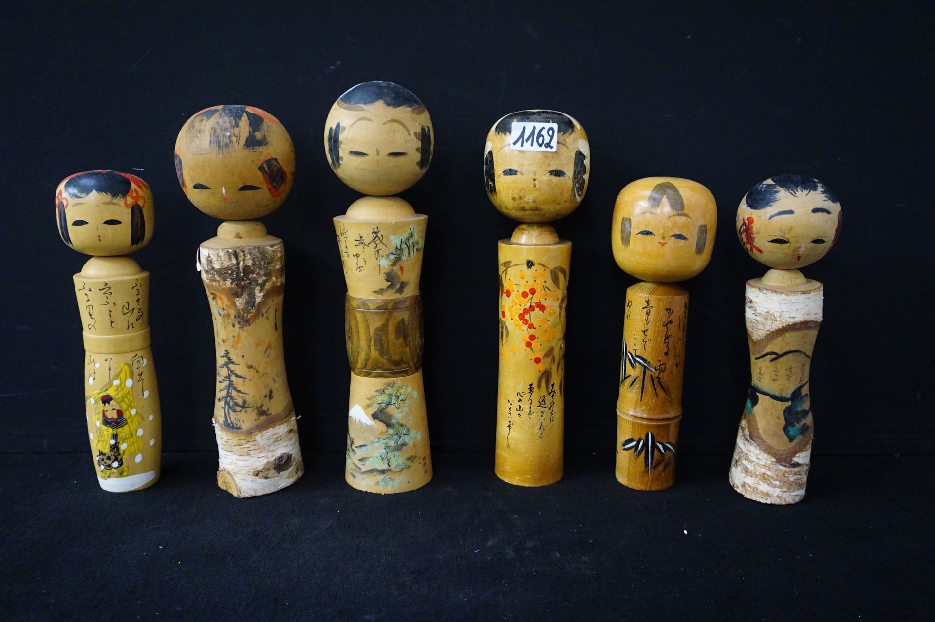 KOKESHI 6 poupées japonaises en bois - "KOKESHI" - H : 30 à 38 cm