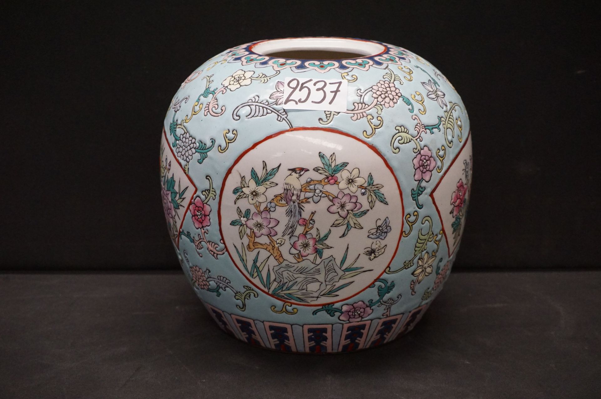 Null Chinese potiche in porcelain - Without lid - H: 20 cm