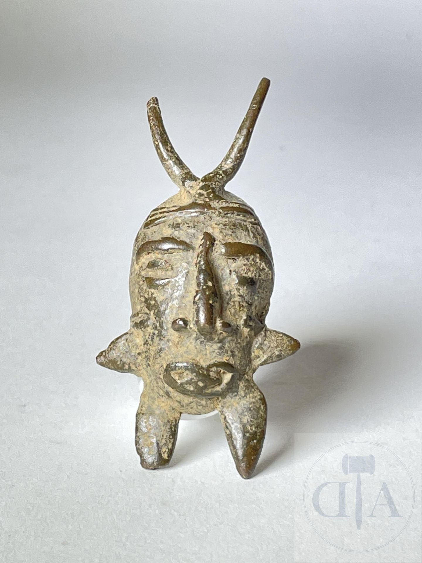 Null Altar mask of the female community. Senufo, Ivory Coast. Patinated bronze. &hellip;