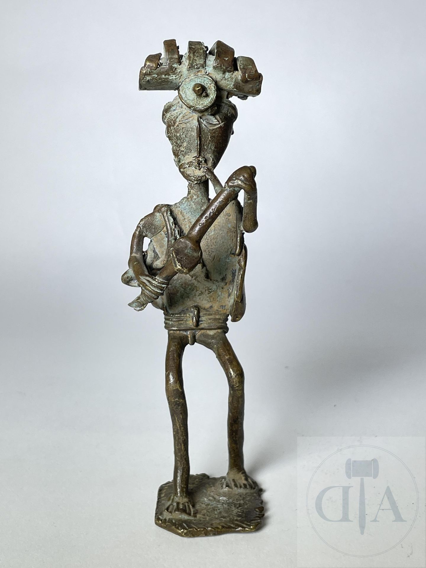 Null Peson en forme de musicien. Akan, Ghana. Aliage de bronze. Epoque: 1930/195&hellip;