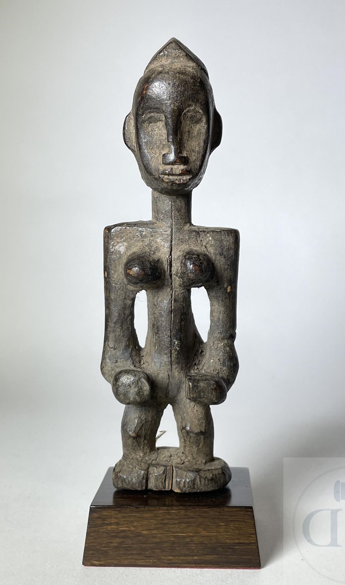 Null 
Stehende weibliche Figur. Senufo, Elfenbeinküste. Geschnitztes Holz. 2. Qu&hellip;