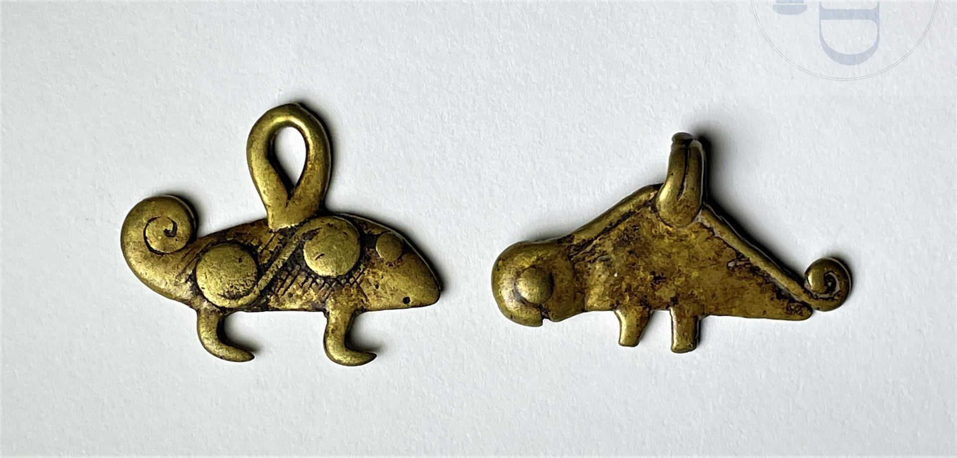 Null Pair of pendants representing chameleons. Senoufo, Ivory Coast. Brass. 1st &hellip;