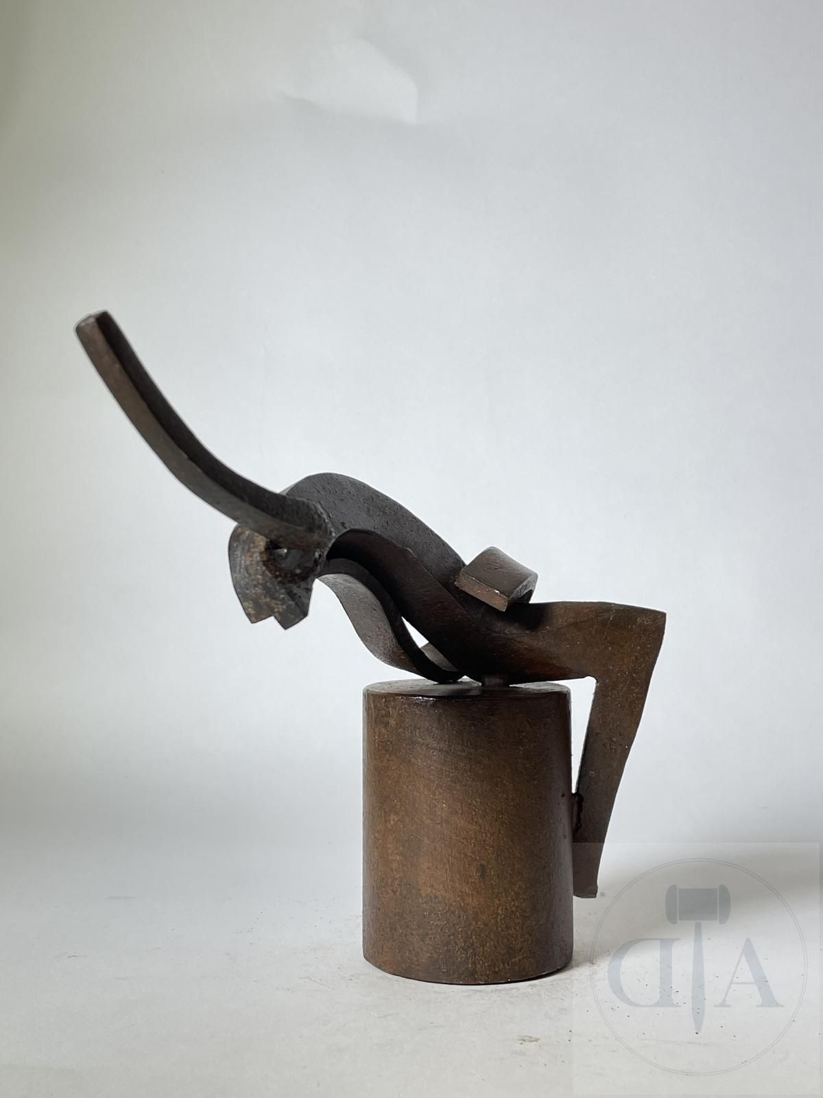 Null Baudart Johan/Sculpture abstraite "L'assise" en acier Corten. Pièce unique &hellip;
