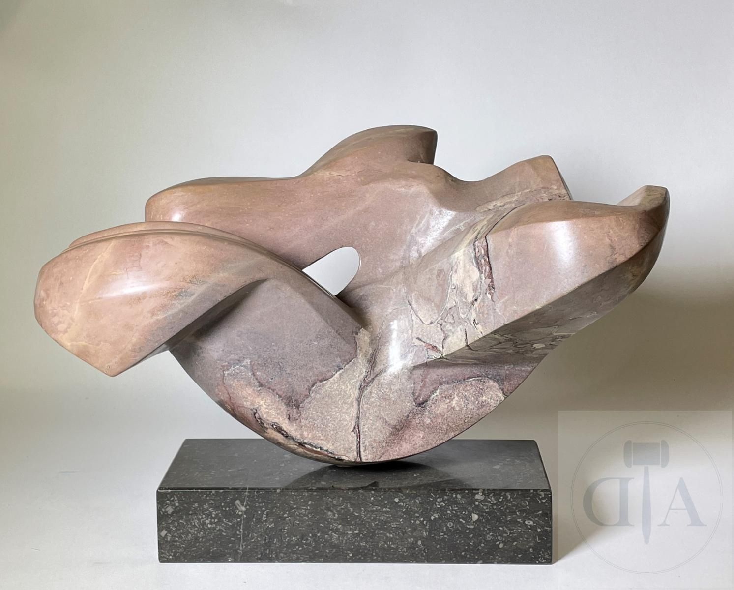 Null Ben Lulu Sami/抽象雕塑，花岗岩/大理石的鲑鱼色调。 有签名和日期的是1997年。 TBE+。36 X28厘米