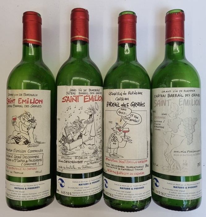 Null Ensemble de 7 bouteilles vides de Saint Emilion 1992. Etiquettes décorées p&hellip;