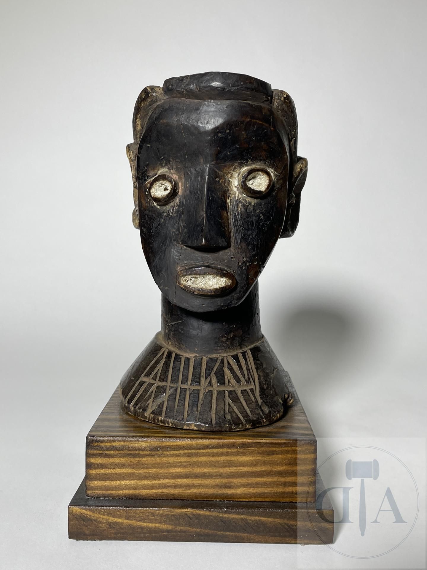 Null Nigéria/Idoma. Masque "Cimier" en bois sculpté. 1e moitié du 20e siècle. H &hellip;