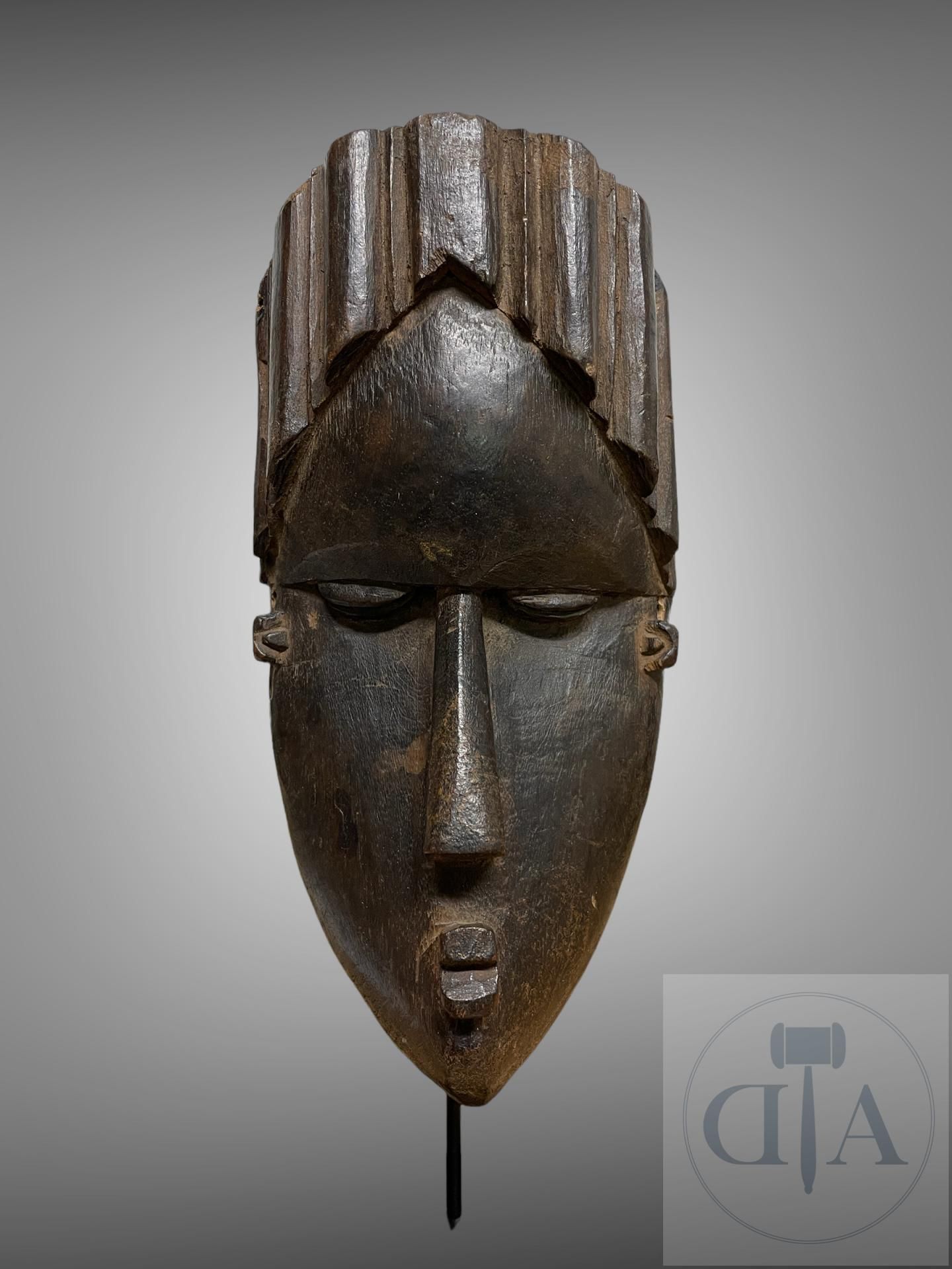 Null Libéria/Dan. Masque "Bassa" en bois sculpté. Milieu du 20e siècle. H 30 X 1&hellip;