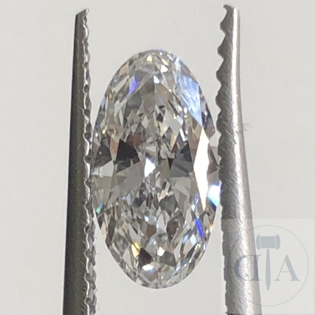 Null "Diamant 0,70ct certifié HRD - Certificat HRD n° 220000022923 
- Forme : Ov&hellip;
