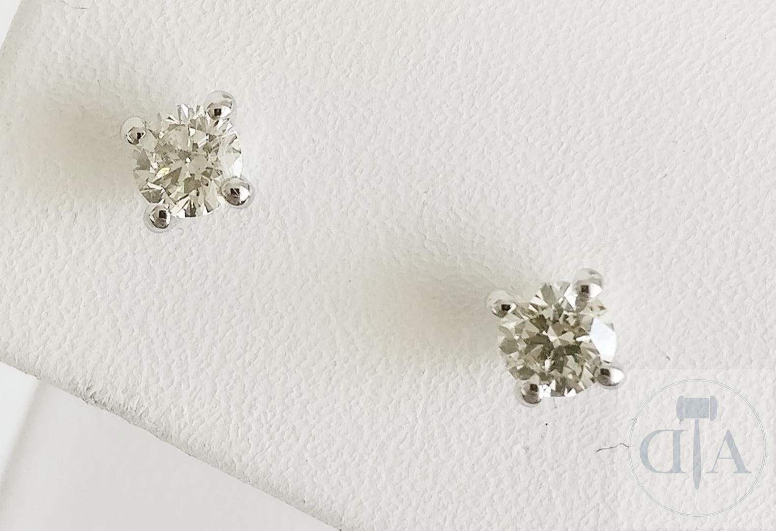 Null 0.62ct Diamond Earrings
- Material: 18 kt. White Gold
- Gross Weight: 1.25 &hellip;