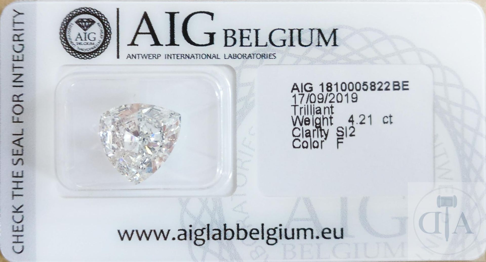 Null "4.21 克拉 AIG 认证钻石--AIG 证书编号：1810005822BE 
- 形状三角形
- 克拉重量： 4.21 克拉 
- 颜色： F &hellip;