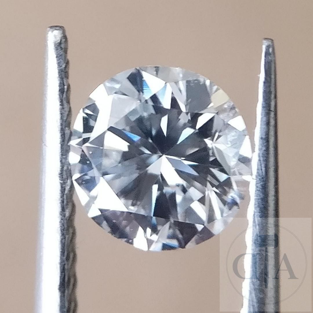 Null "Diamant 0,42ct certifié HRD - Certificat HRD n° 210000002164 
- Forme : Br&hellip;