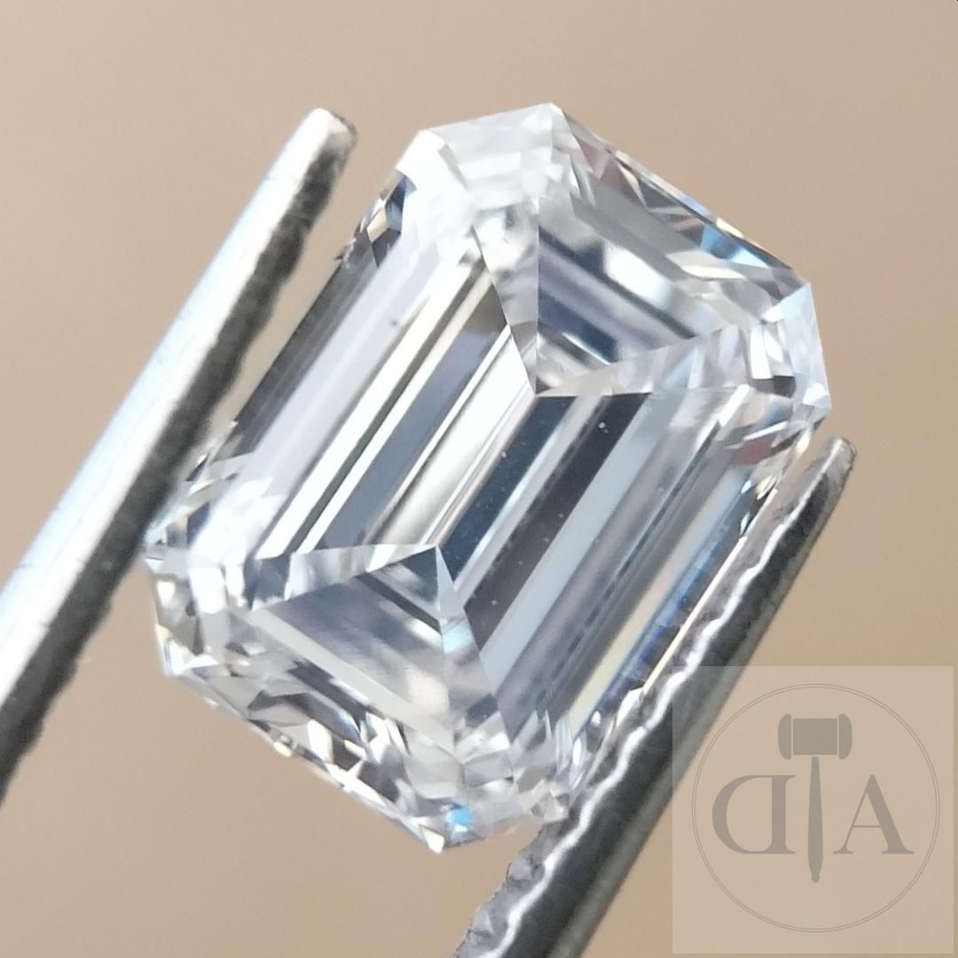 Null "Diamant 0,97ct certifié HRD - Certificat HRD n° 200000083559 
- Forme : Ém&hellip;