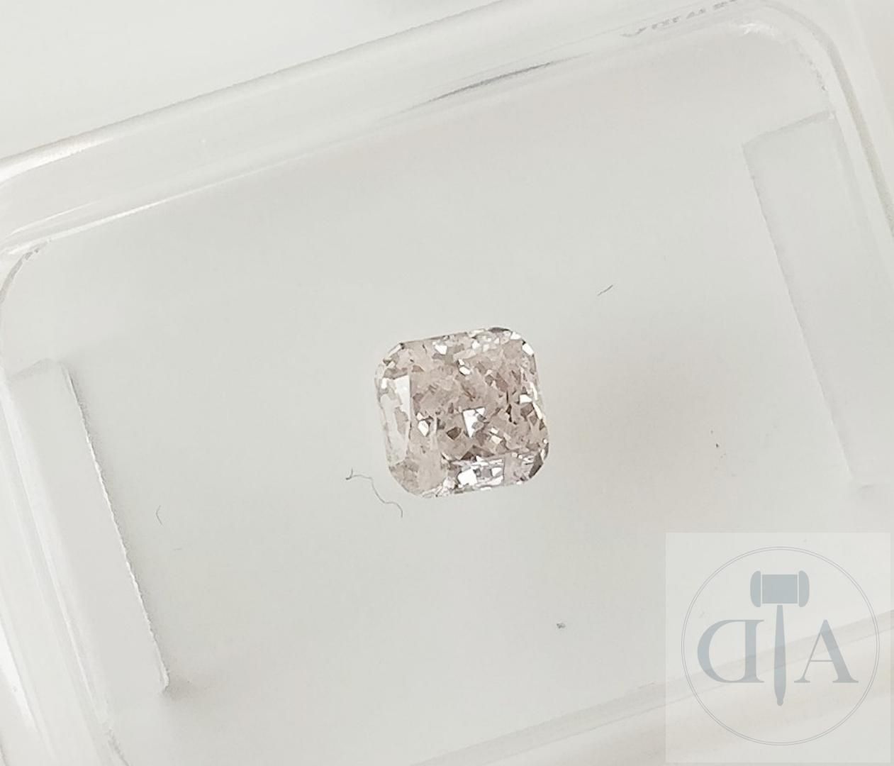Null "Diamant de 0,37ct certifié ALGT - Certificat ALGT n° 50943110 
- Forme : C&hellip;