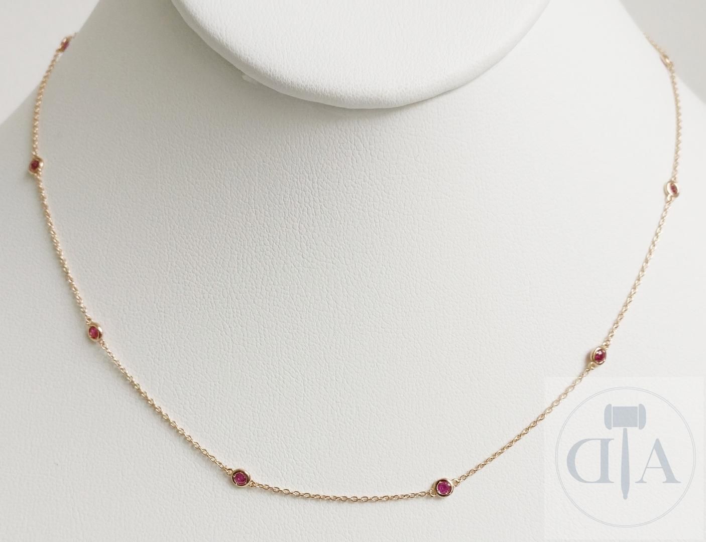Null Collar de rubíes 0.66ct
- Material: 18 kt. Oro rosa
- Peso bruto: 2.66 gram&hellip;