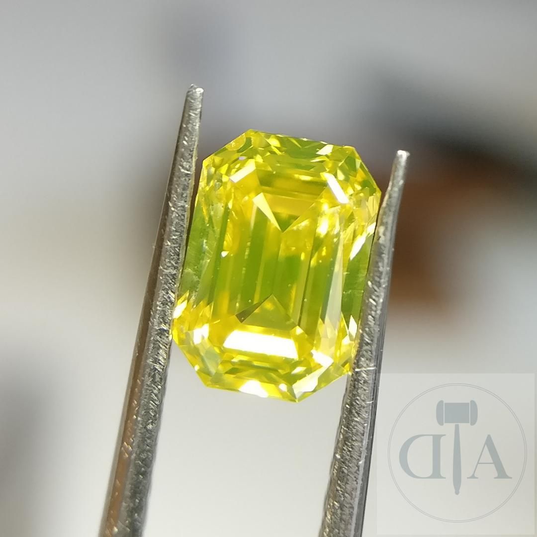 Null Diamant jaune Fancy depp 0,77ct certifié GIA

- Certificat GIA n° 110245557&hellip;