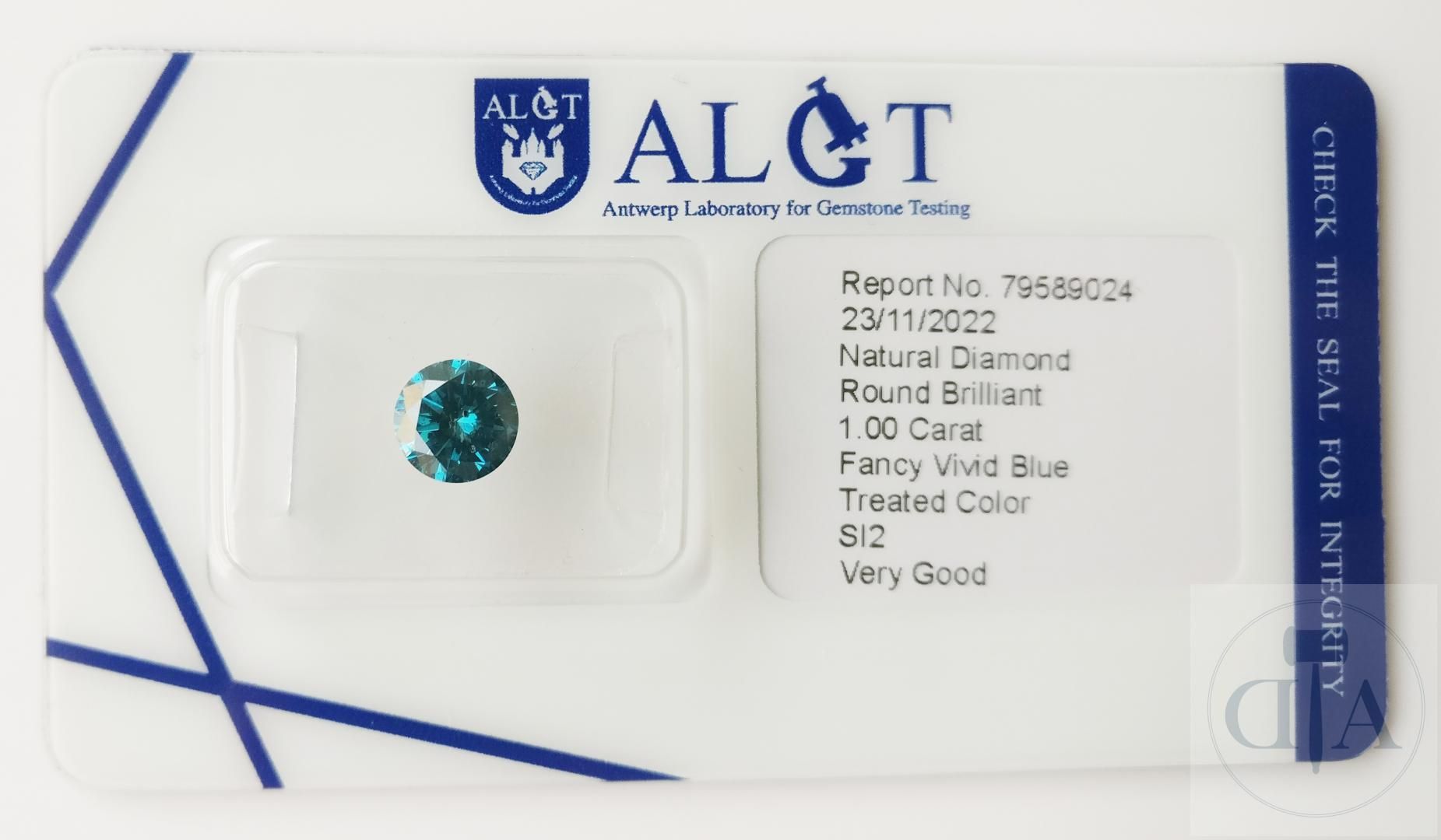 Null 鲜艳蓝色钻石 1.00ct ALGT 认证

- ALGT 证书编号：79589024 
- 形状：圆形明亮式切割圆形明亮式切割
- 克拉重量： 1.&hellip;